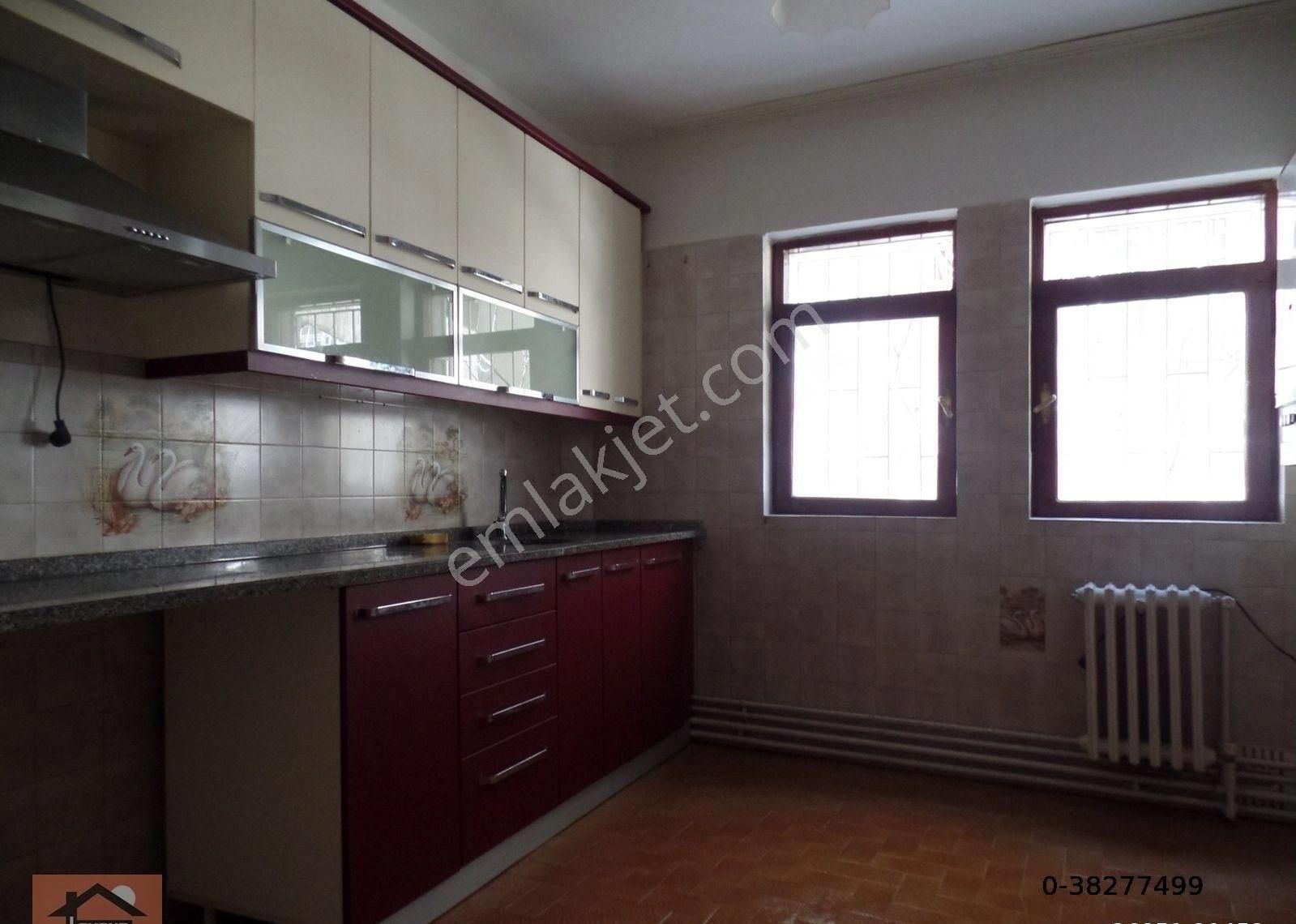 Çankaya Metin Akkuş Satılık Daire LEVENT'TEN DİKMEN SİNAN CADDESİ ÜZERİNDE 3+1,120M2 GİRİŞ KATTA KOMBİLİ