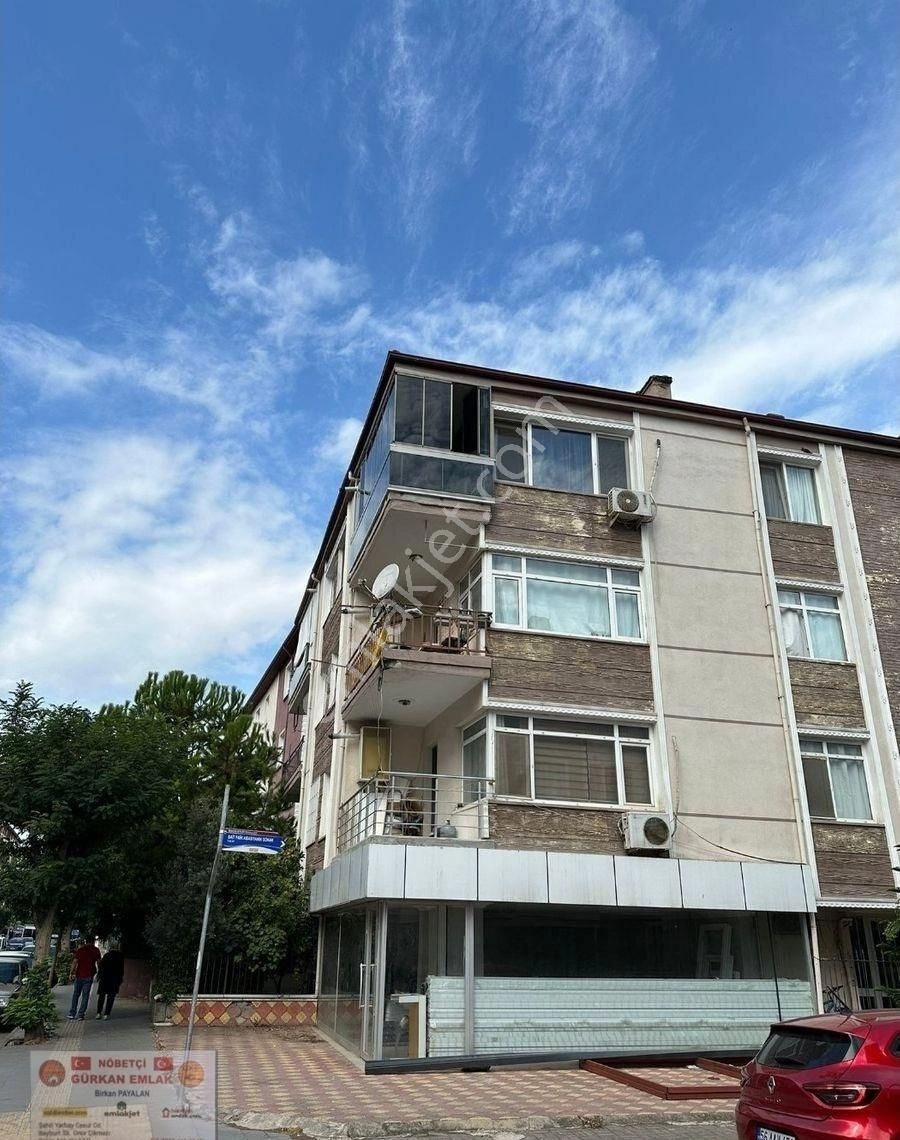 Yalova Merkez Bahçelievler Satılık Daire YALOVA MERKEZDE 3 KATLI BİNADA SATILIK DAİRE..