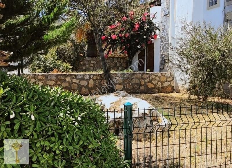 Bodrum Torba Satılık Villa Havuzlu butik sitede müstakil 4+1 villa