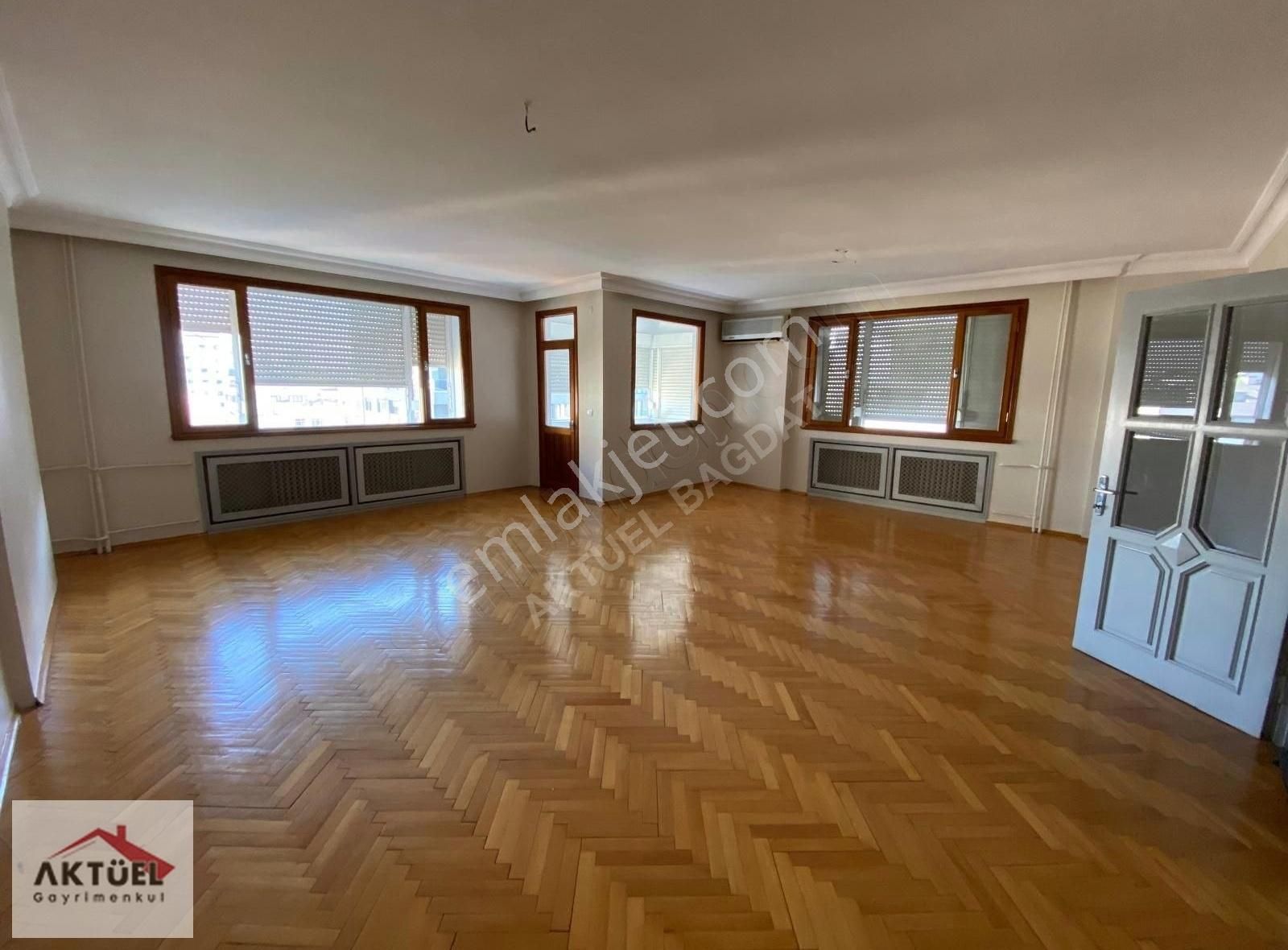 Kadıköy Göztepe Kiralık Daire AKTÜEL'DEN GÖZTEPE İSTASYONUNA YAKIN 170 M2 BALKONLU DUBLEKS