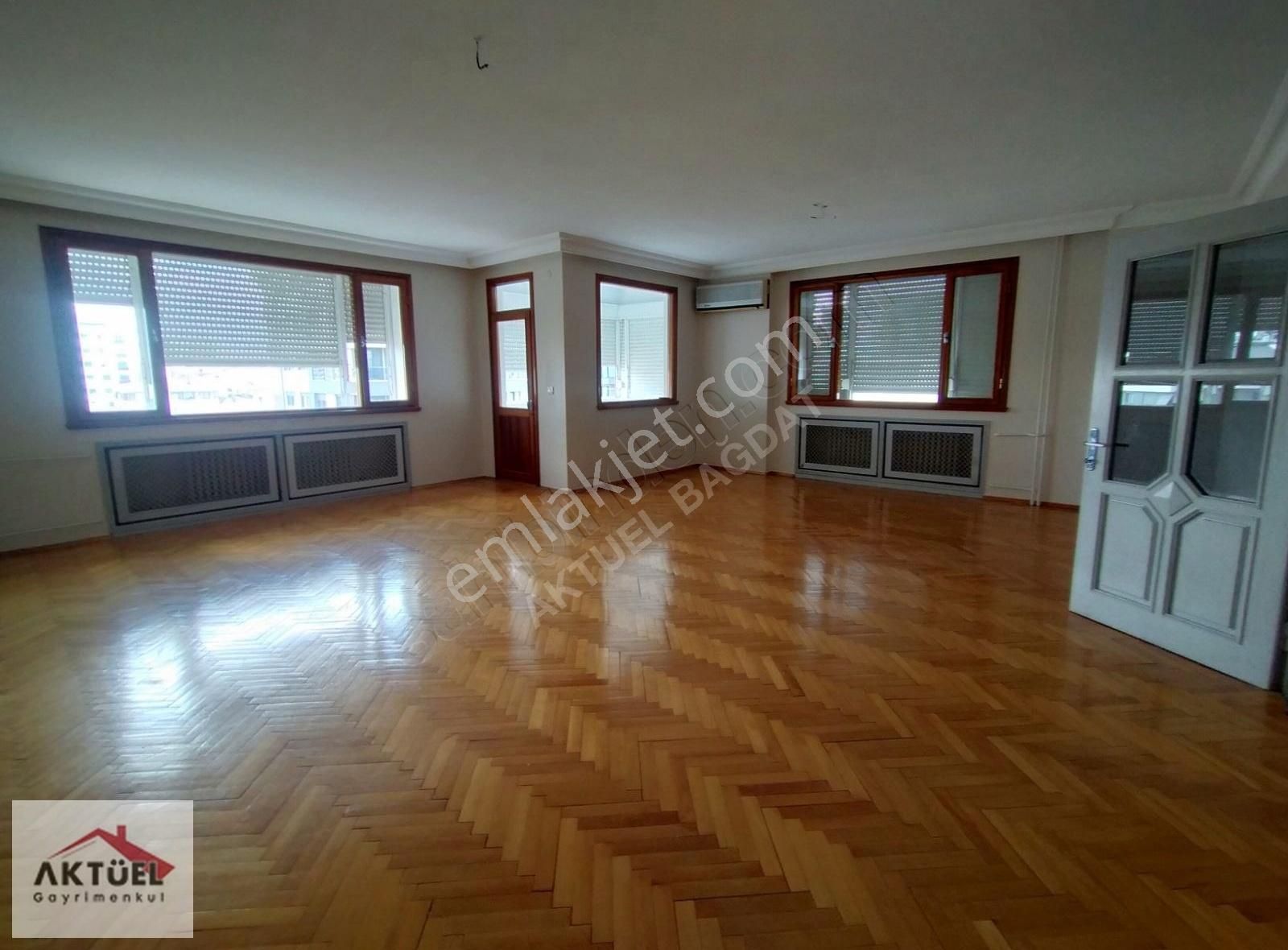 Kadıköy Göztepe Kiralık Daire GÖZTEPE TÜTÜNCÜ MEHMET EFENDİ ÜZERİNDE 4+1 BALKONLU BAKIMLI