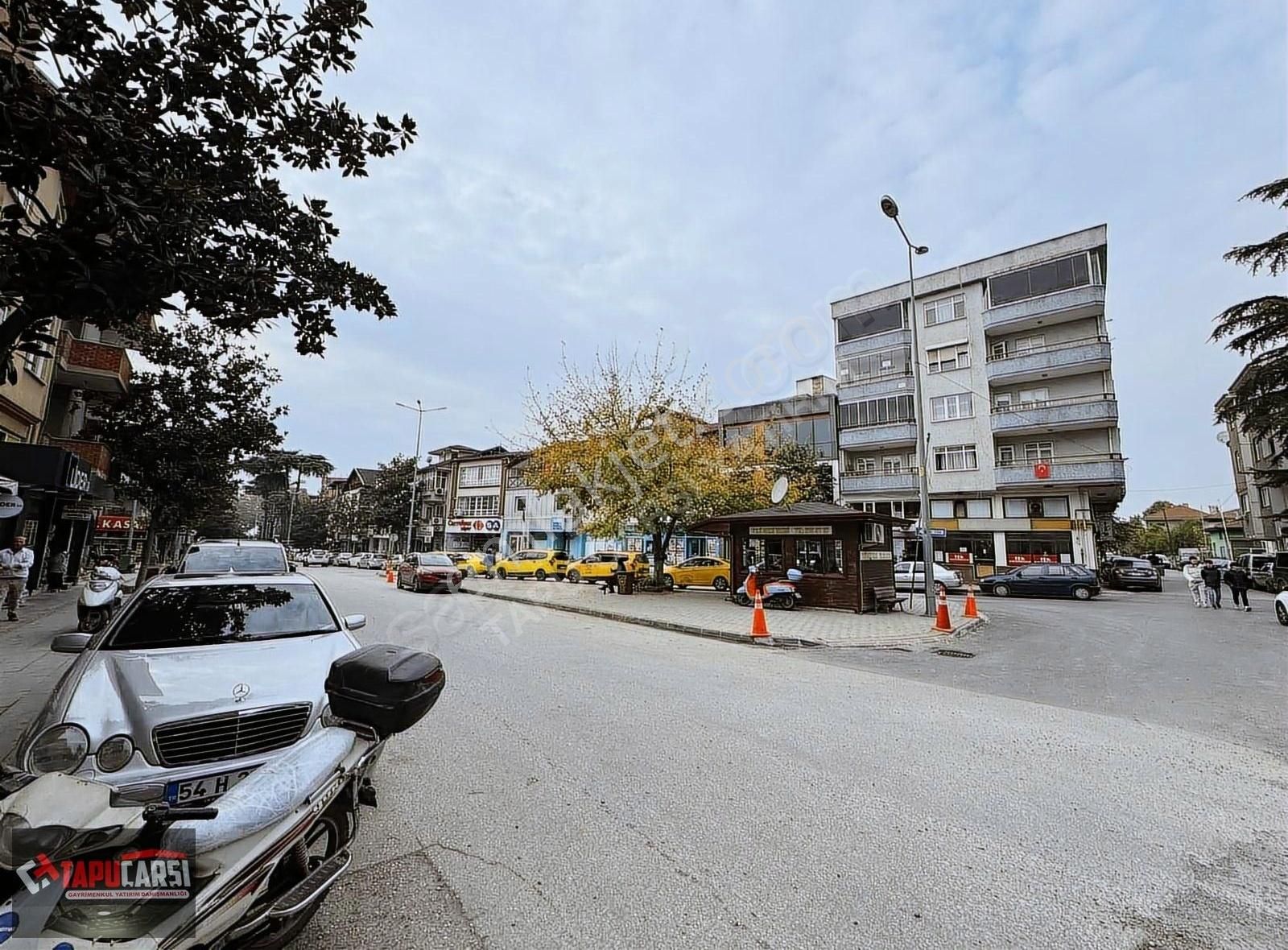 Hendek Mahmutbey Kiralık Ofis TAPUÇARŞI'DAN OSMAN YILMAZ CADDESİNDE 50m2 1+0 OFİS KATI