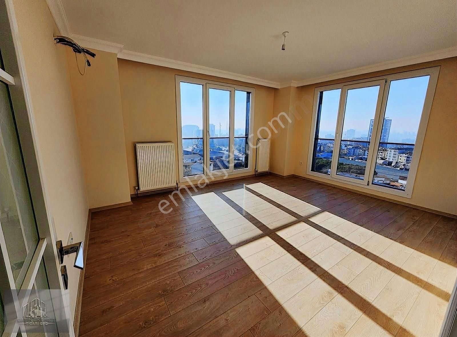 Bağcılar Göztepe Kiralık Daire SULYAPIDAN MAHMUTBEY METROYA YAKIN SİTE İÇİ flat for rent on s