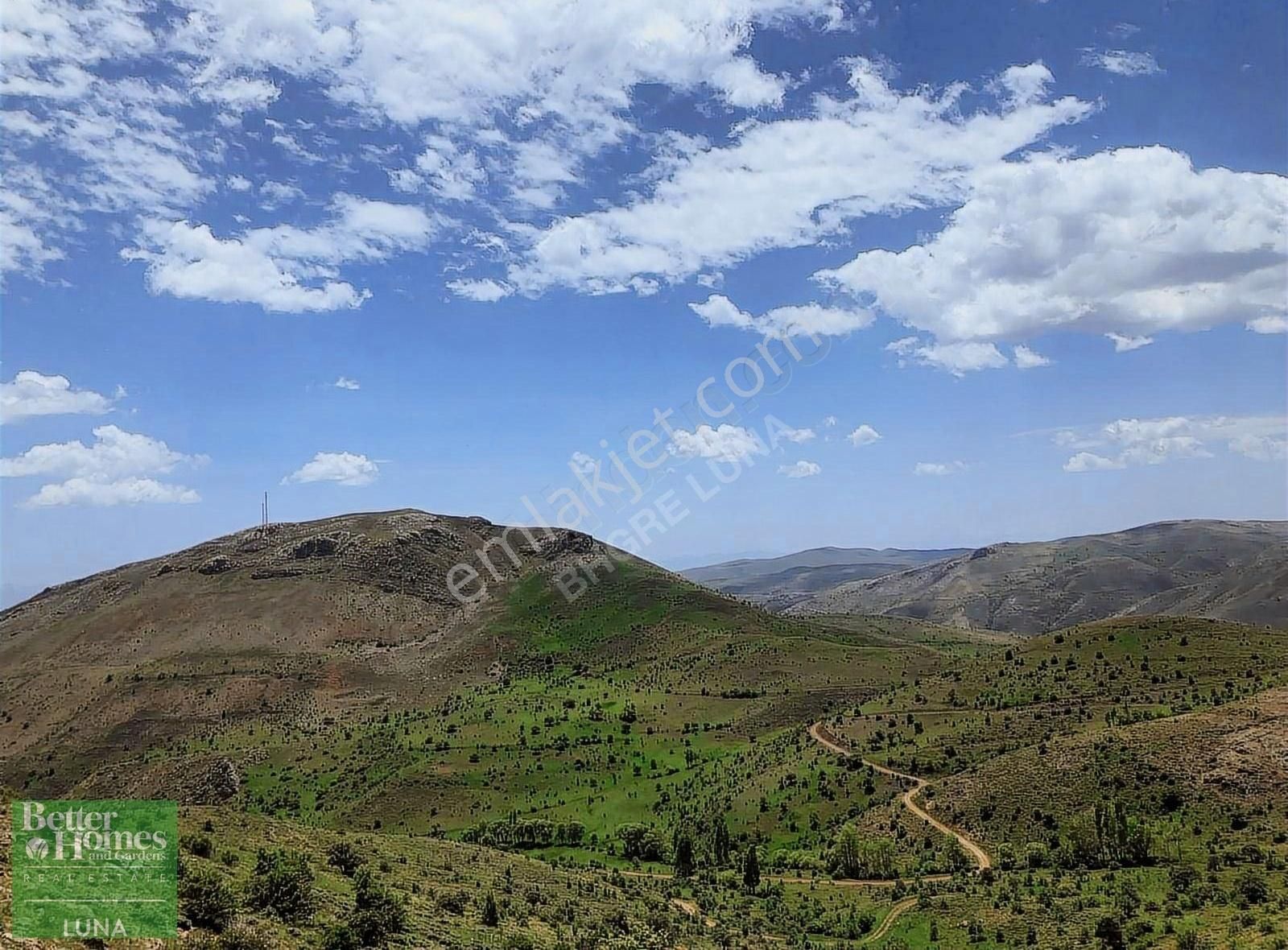 Aydıntepe Başpınar Köyü Satılık Tarla BAYBURT AYDIN TEPEDE EŞSİZ MANZARALI YAYLA ARAZİSİ