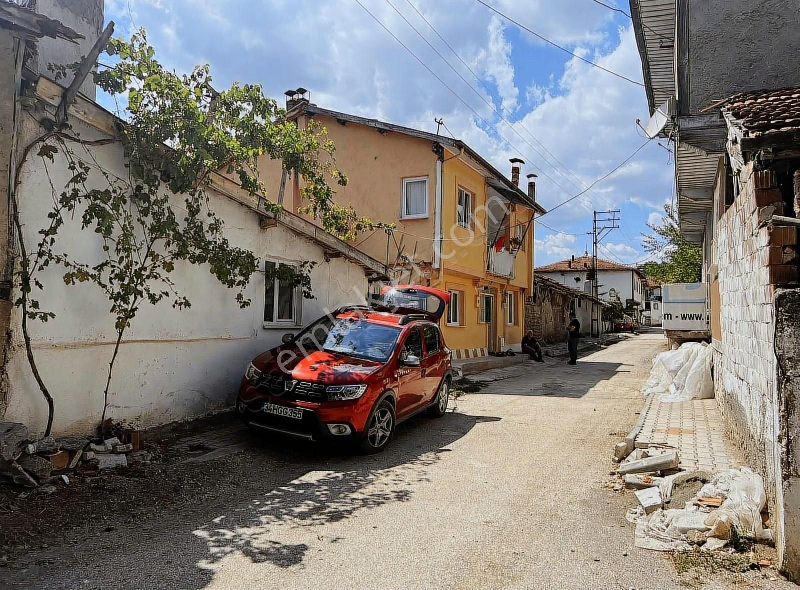 Zile Zincirlisüfla Satılık Müstakil Ev Yenilenmiş Müstakil Bahçeli Dublex ,kombili Zile Evi Uygun Fiyat