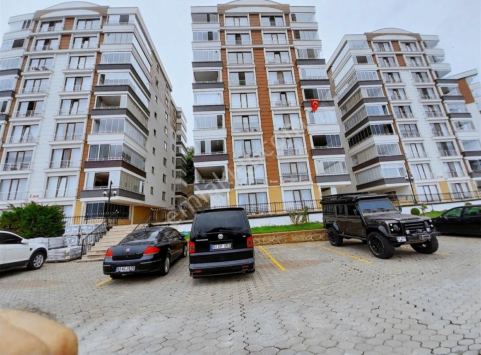 Ortahisar 2 Nolu Beşirli Kiralık Daire Asya Rezidans'ta Full Deniz manzaralı,Giyinme odalı Ferah 3+1