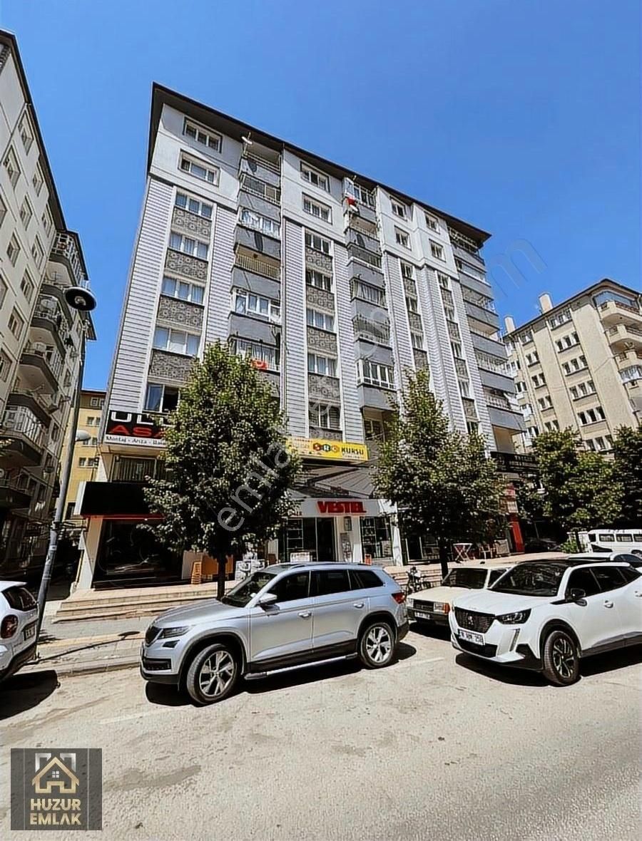 Çankırı Merkez Buğday Pazarı Satılık Daire HUZUR EMLAKTAN BULVARDA 15BİN TL KİRA GETİRİLİ 1+1 SATILIK DAİRE