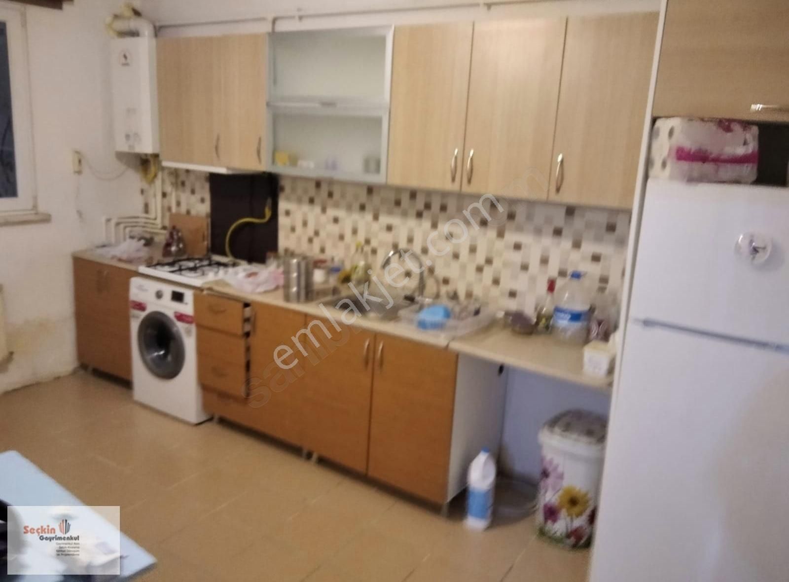 Maltepe Zümrütevler Satılık Daire Maltepe Zümrütevlerde Yatırımlık 2+1 Palmiye Sitesi 37m2 Paylı