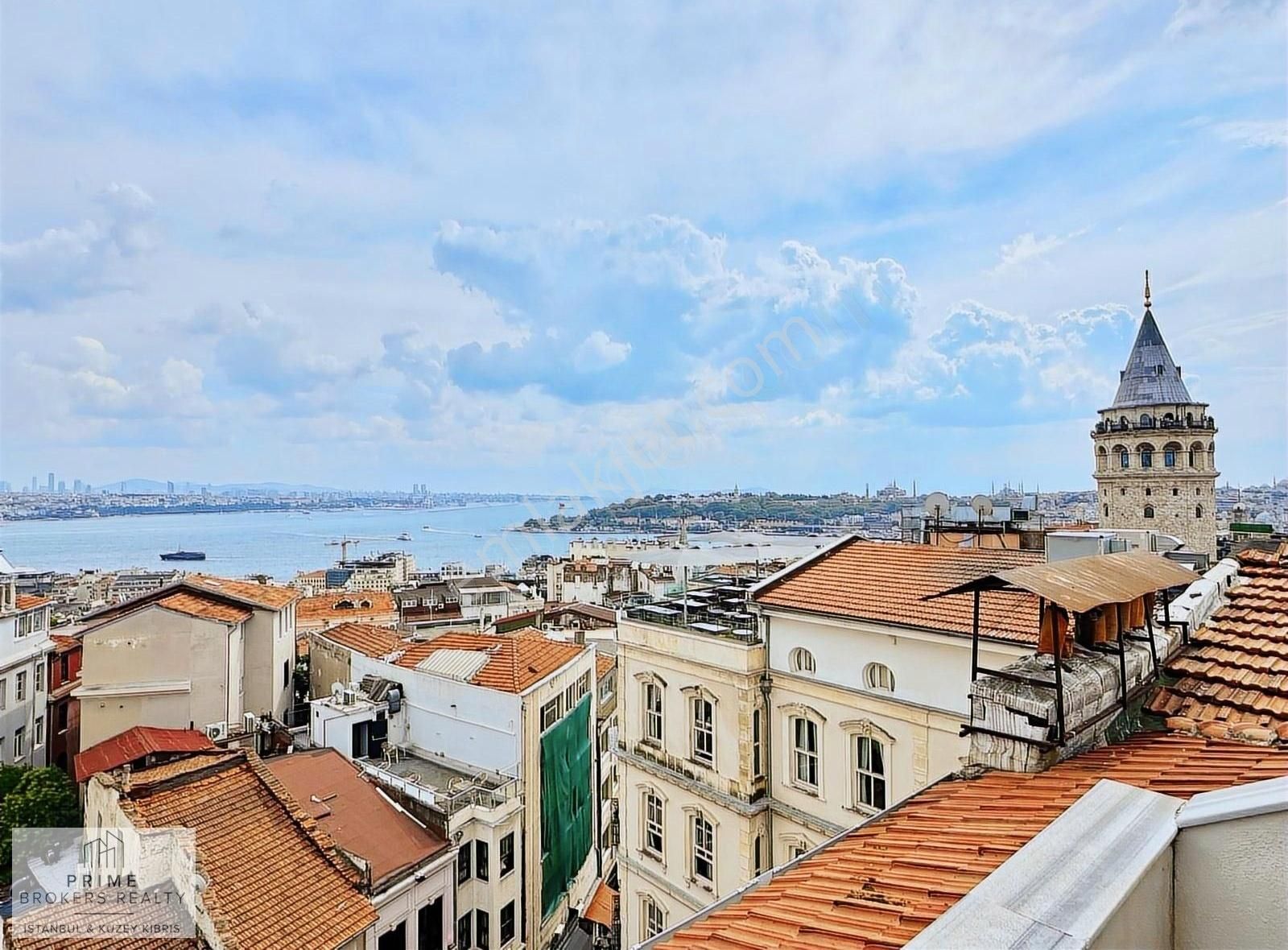 Beyoğlu Şahkulu Satılık Daire Galata'da Harika Deniz Ve Kule Manzaralı Satılık 2+1 Daire