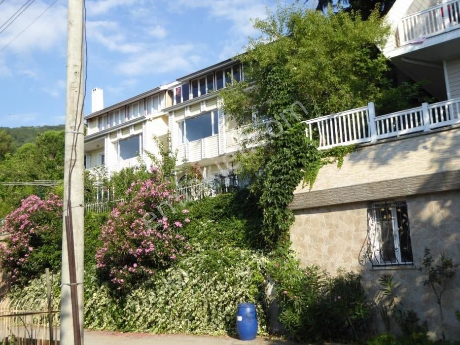 Osmangazi İnkaya Satılık Villa  BURSA / OSMANGAZİ /İNKAYA /2 VİLLA / 1 DAİRE TOPLAM 766 M2