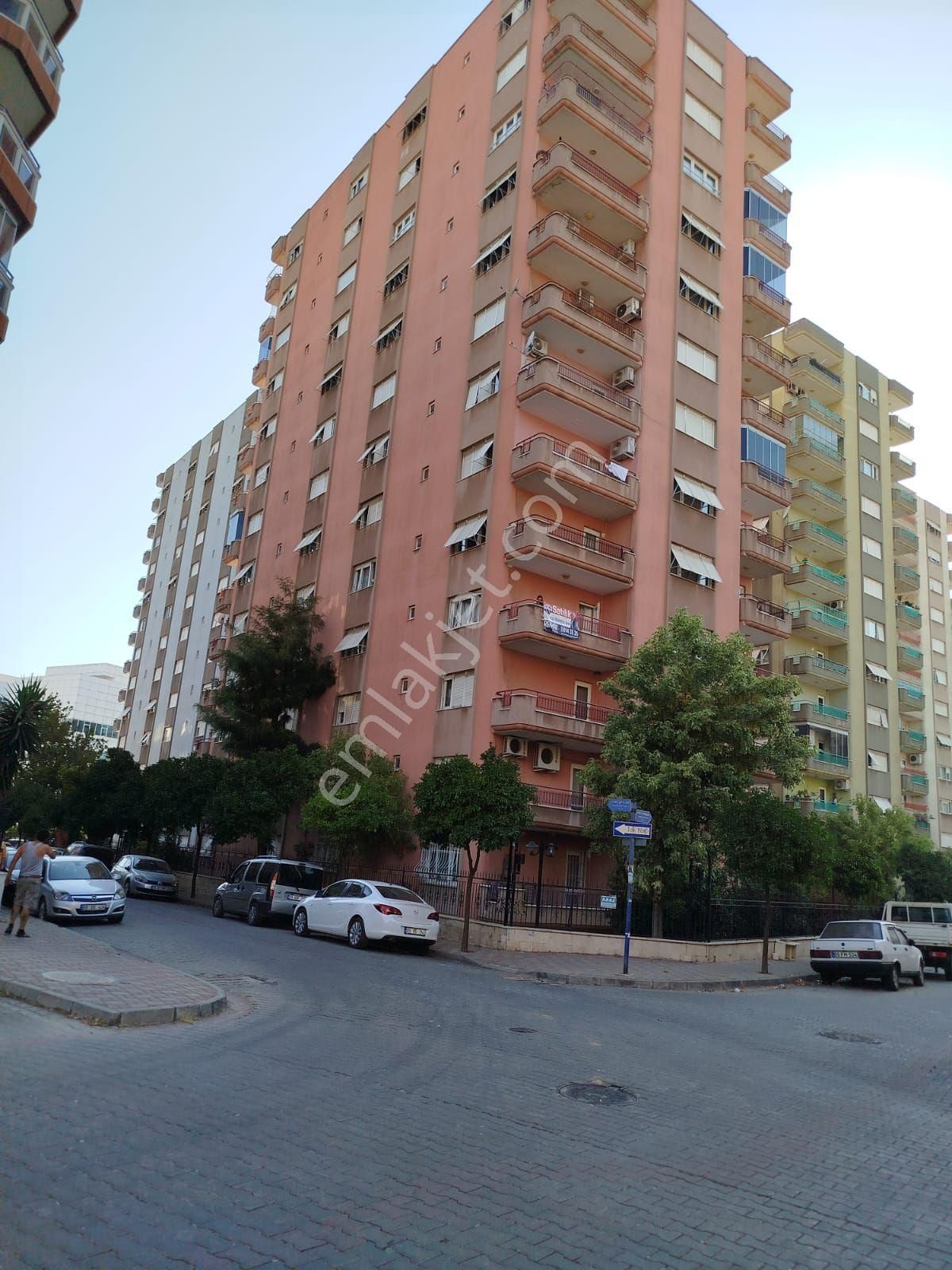 Efeler Cumhuriyet Kiralık Daire SİTE İÇİNDE ARA KAT KİRALIK 3+1 GENİŞ DAİRE