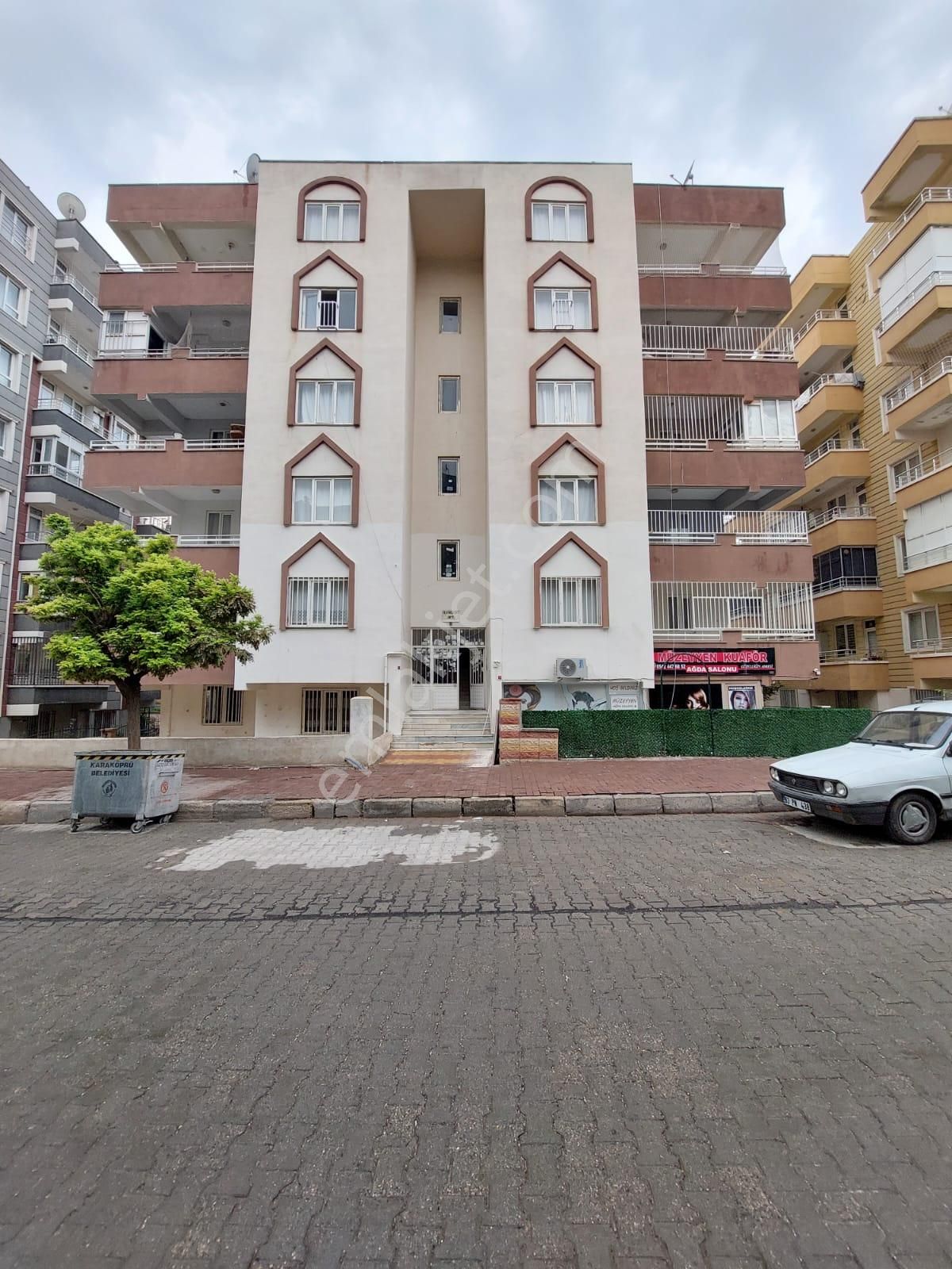 Karaköprü Akpıyar Satılık Daire  Akpiyarda Diyarbakır yoluna yakın Bakımlı 3+1 Satılık Daire