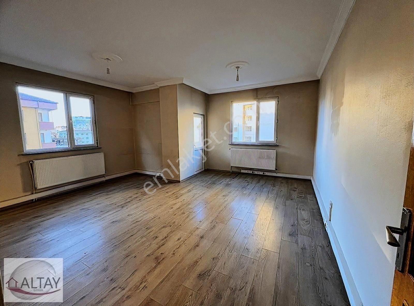 Ataşehir Küçükbakkalköy Kiralık Ofis Küçükbakkalköy Mah. Ana Cadde Üstü 3+1 Balkonlu 130 M2