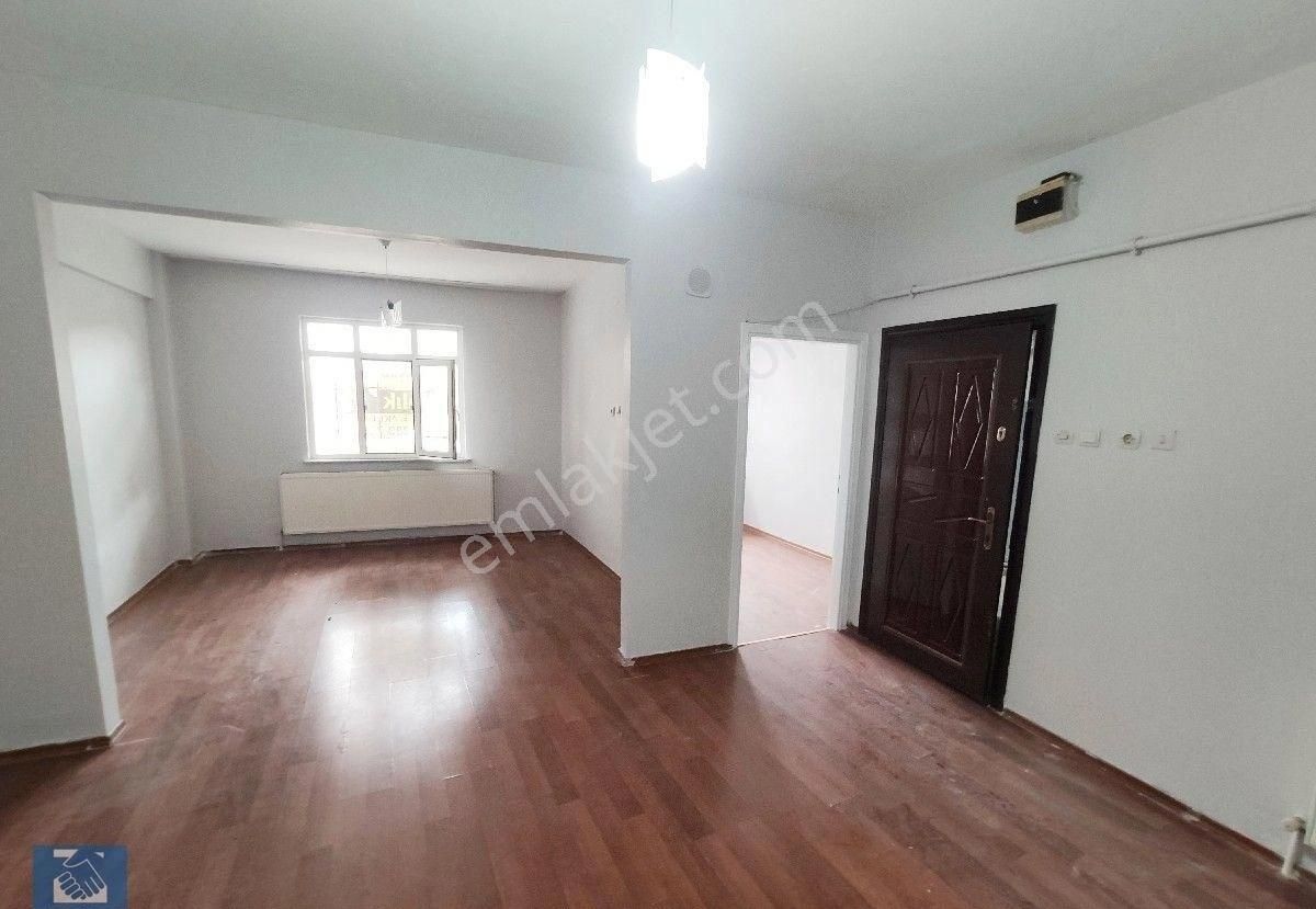 Sarıyer Pınar Kiralık Daire SARIYER PINAR MAH.2+1 GİRİŞ KAT MASLAK METROYA YAKIN KİRALIK DAİRE