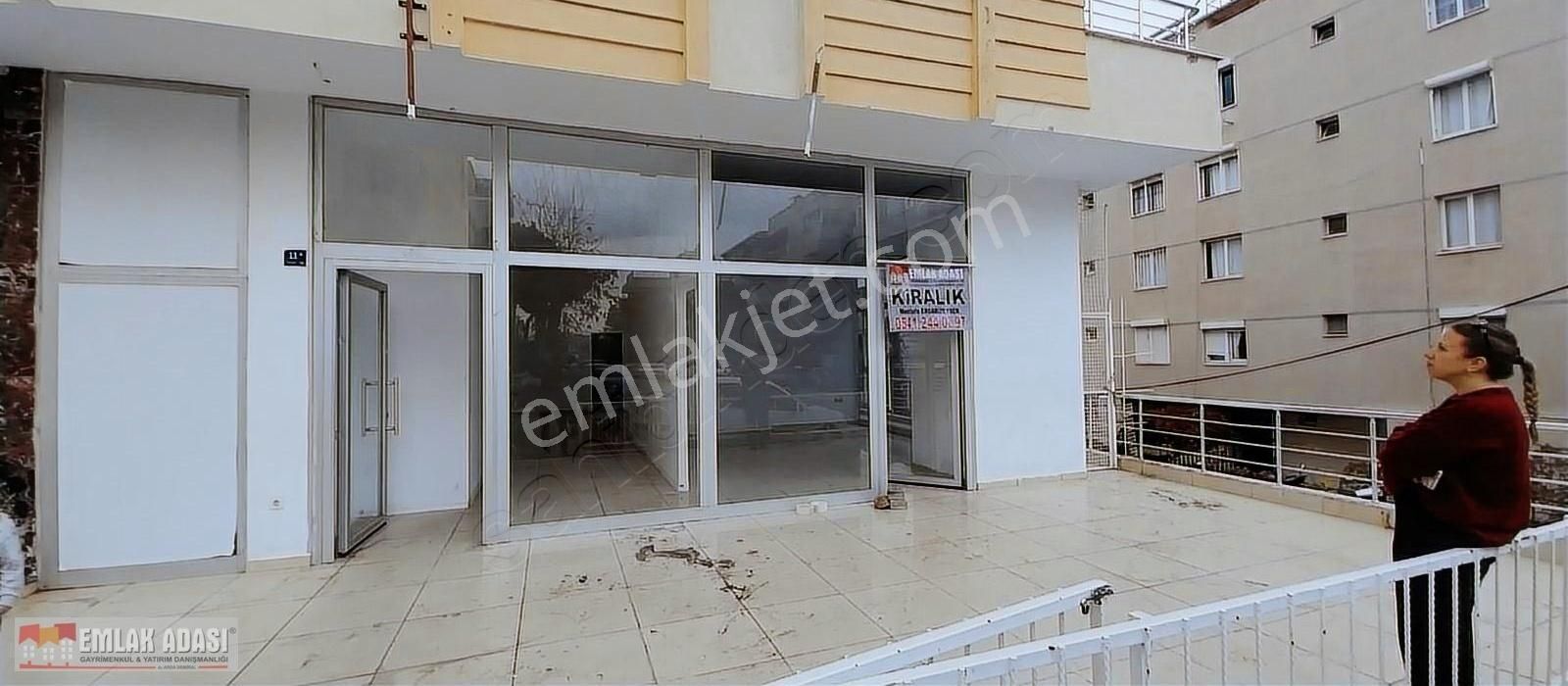 Kuşadası Kadınlar Denizi Kiralık Dükkan & Mağaza EMLAK ADASINDAN SALI PAZARINDA IŞYERI