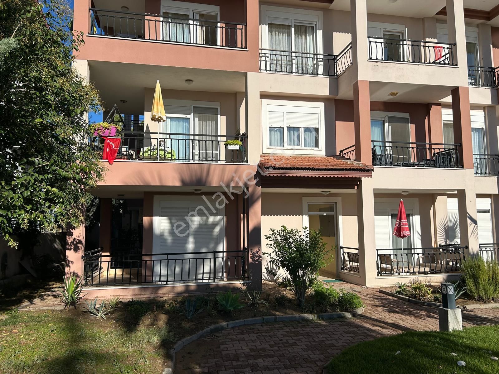 Side Cennetlerde Havuzlu Sitede Bahçe Katı Eşyalı 2+1 - Görsel 3