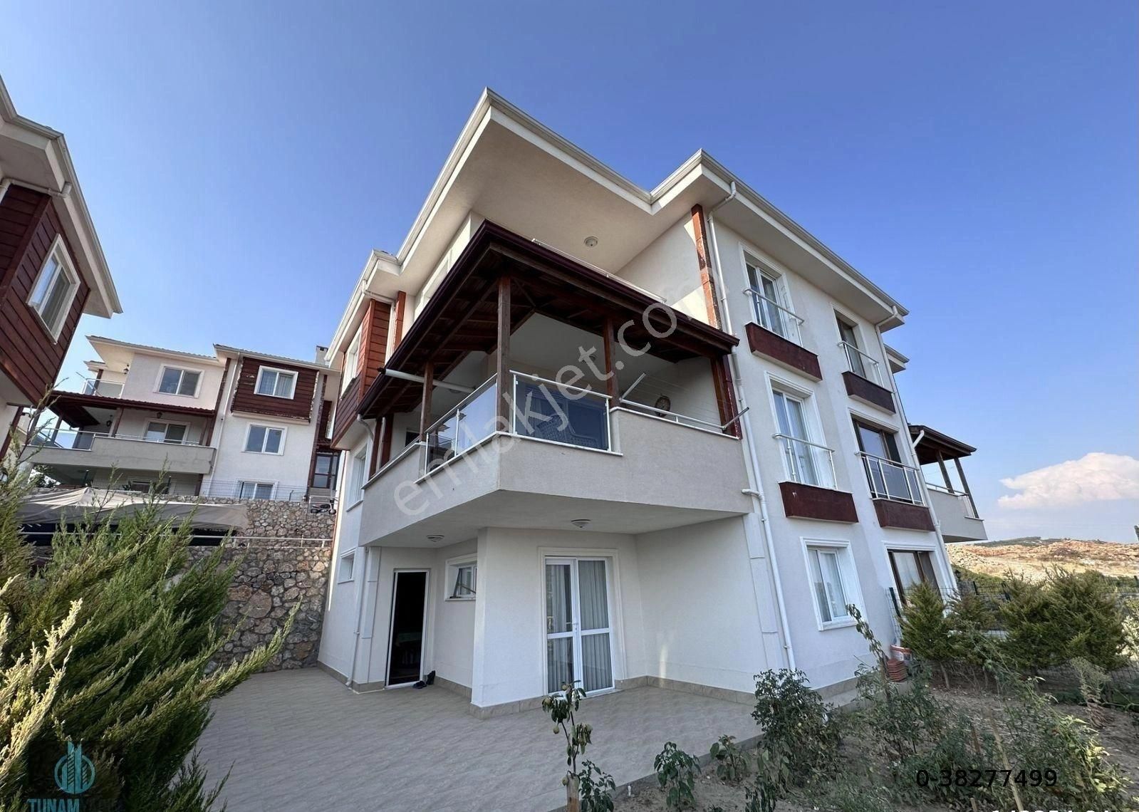 Ula Demirtaş Satılık Villa Muğla Ula Demirtaş Mahallesi'nde Satılık Tripleks Villa