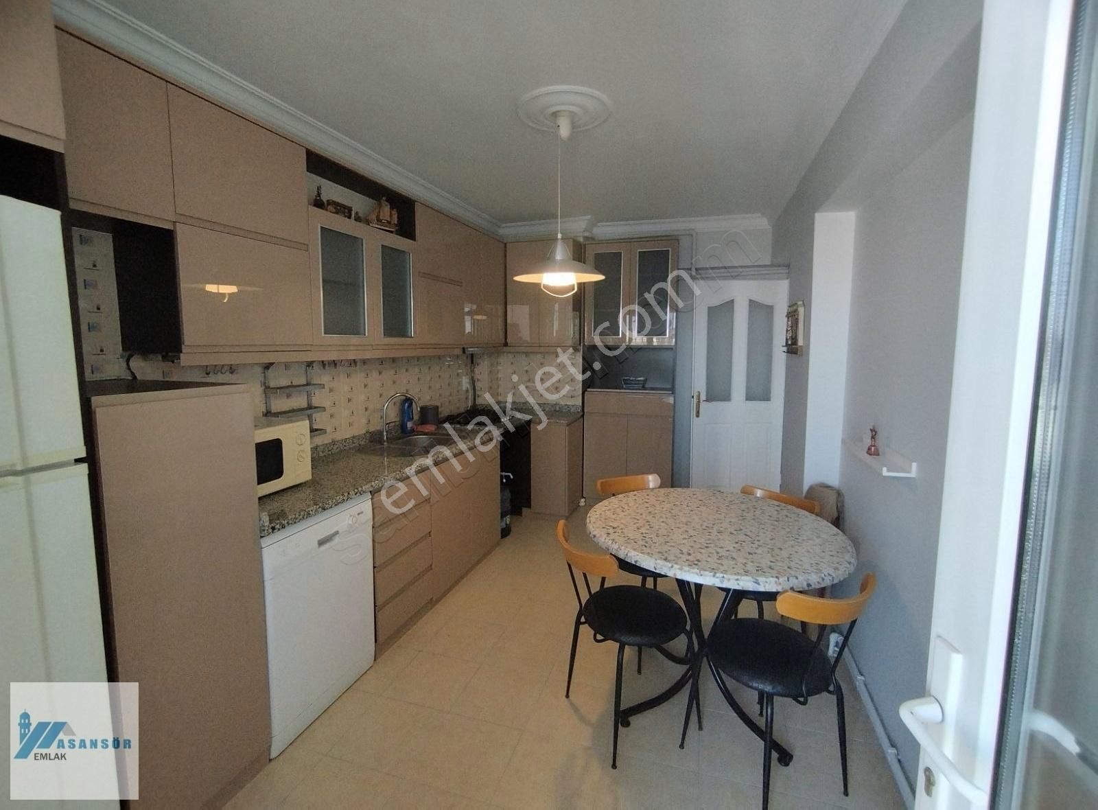 Karabağlar Esenyalı Kiralık Daire Asansör Emlak'tan Kiralık Full eşyalı İlahiyat Fakültesi Mevki