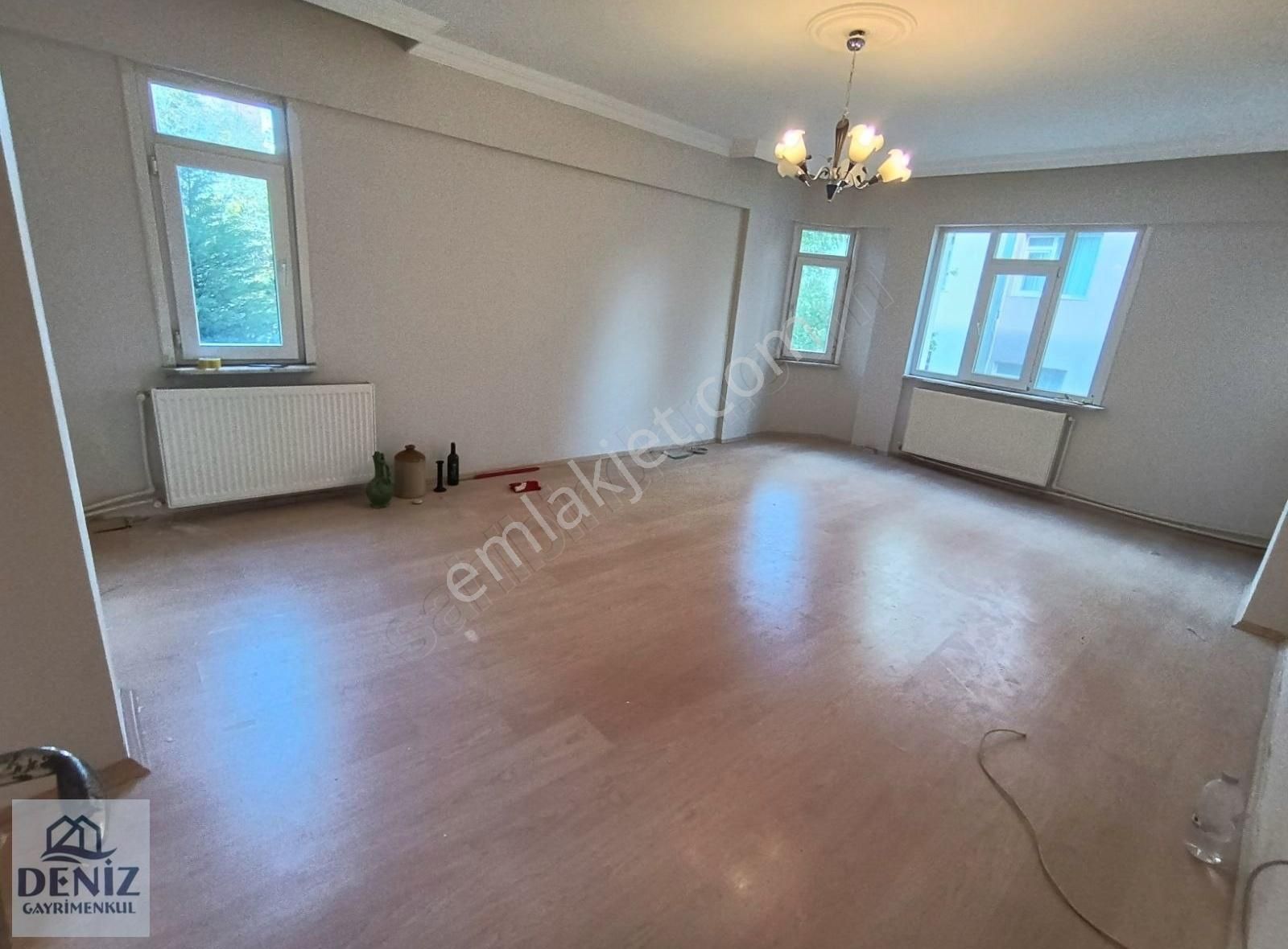 Eyüpsultan Yeşilpınar Kiralık Daire DENİZ GAYRİMENKULDEN METRO 50MT MESAFEDE 90M2 2+1 ARA KAT DAİRE