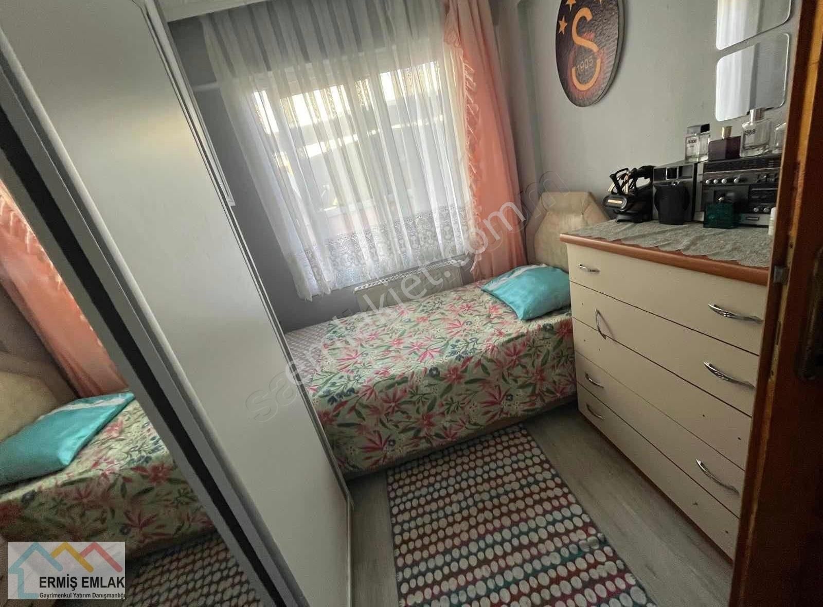 Buca Fırat Satılık Daire SATILIK 2+1 DOĞALGAZLI DAİRE