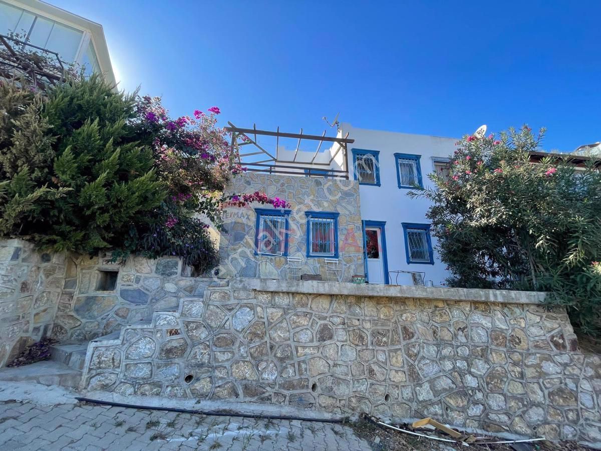 Bodrum Gümüşlük Satılık Villa Bodrum Kadıkalesi AS-KO 58 Sitesinde Geniş Bahçeli Dublex