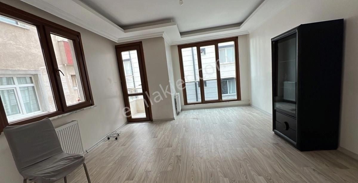 Küçükçekmece Cennet Kiralık Daire GÖZE EMLAKTAN  YENİ MAHALLEDE KİRALIK  2+1  DAİRE