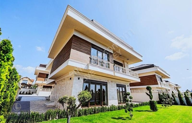 Beylikdüzü Gürpınar Satılık Villa  LIVE TURKEY'DEN DENİZ HAVASI ALABİLECEĞİNİZ HUZURLU BİR YAŞAM