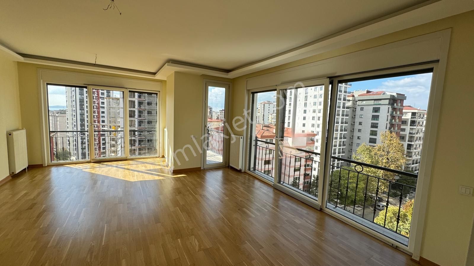 Kadıköy Bostancı Kiralık Daire  KEMALİST GAYRİMENKUL'DEN, BOSTANCI'DA, 3+1, YENİ BİNADA, ARAKAT DAİRE