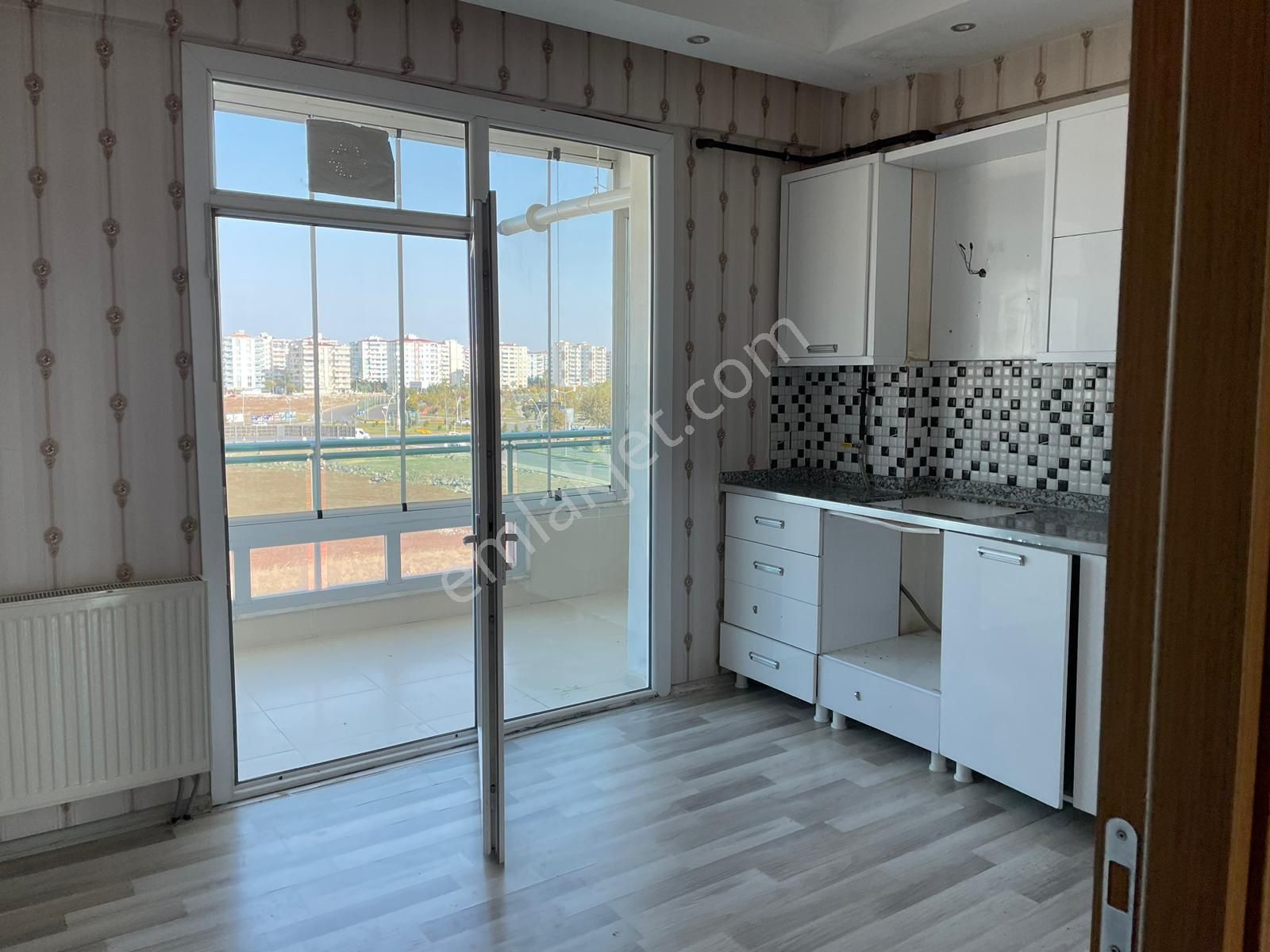 Bağlar Bağcılar Kiralık Daire NEVROZ PARK KARŞINDA KİRALIK 3+1 DAİRE