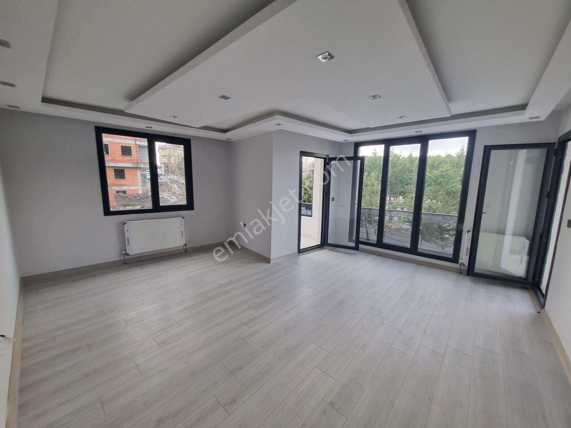 Çekmeköy Merkez Satılık Daire Çekmeköy Merkez Mahallesinde 140 M2 3+1 Ara Kat Daire