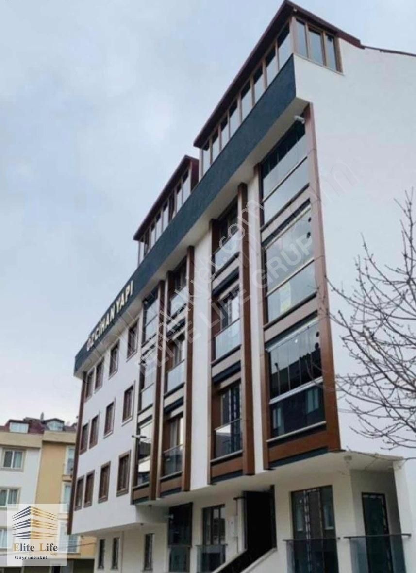 Çekmeköy Merkez Satılık Daire ÇEKMEKÖY MERKEZ MH 5+2 GENİŞ FERAH SATILIK DAİRE