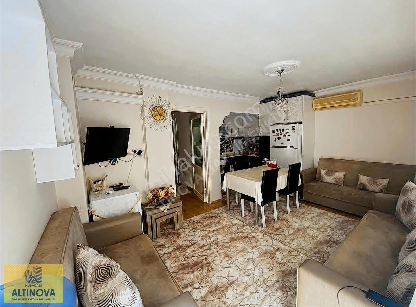 Kuşadası Cumhuriyet Satılık Daire ÇARŞI MERKEZDE SATILIK 2+1 DAİRE