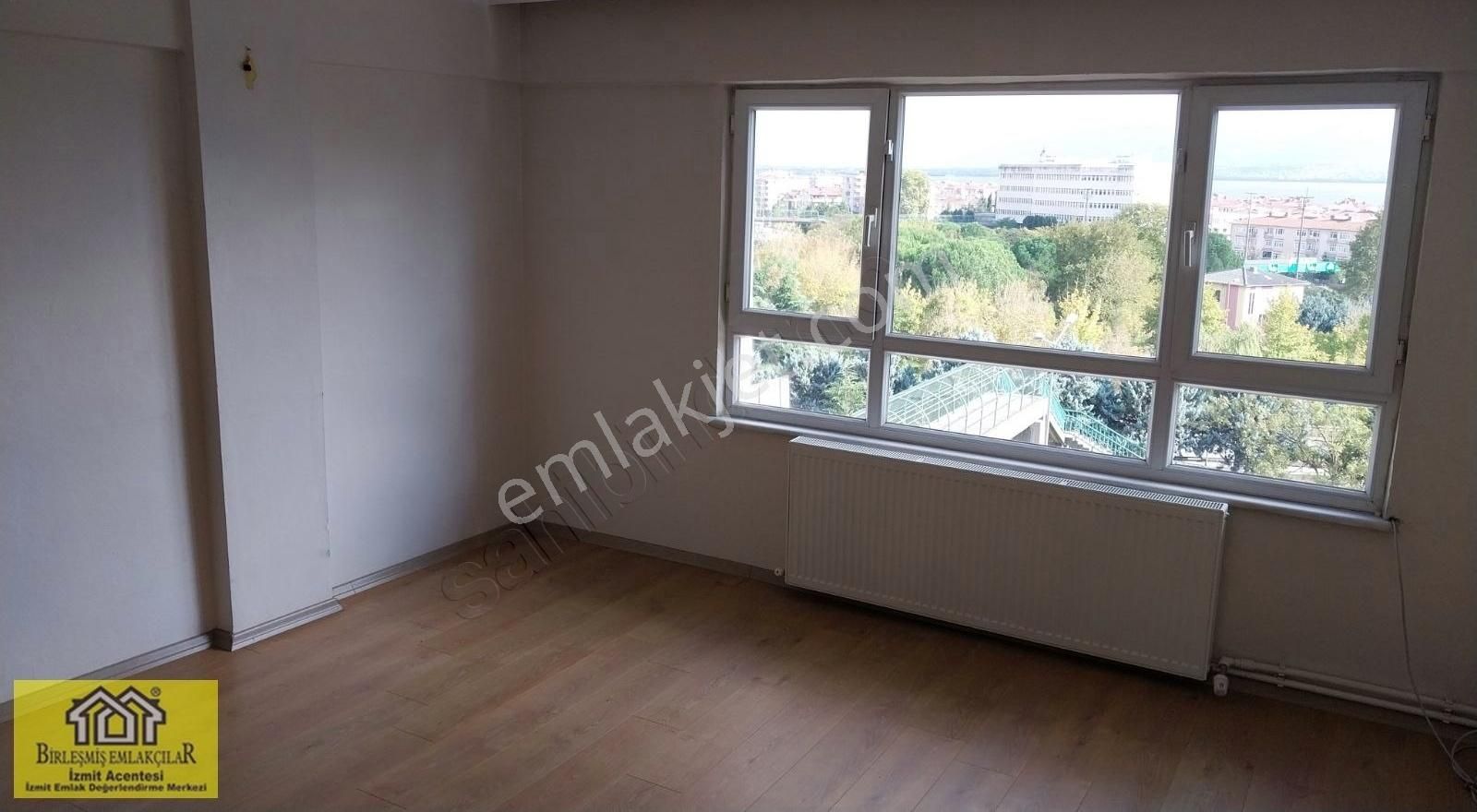 İzmit Kuruçeşme Fatih Kiralık Daire YENİ MAHALLE E_5 YANI TEMİZ 3+1 KİRALIK DAİRE