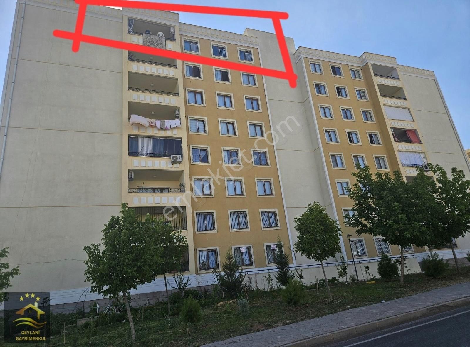 Karaköprü Seyrantepe Kiralık Daire GEYLANİ EMLAKTAN FULL YAPILI SON KAT SARI TOKİ DAİRESİ