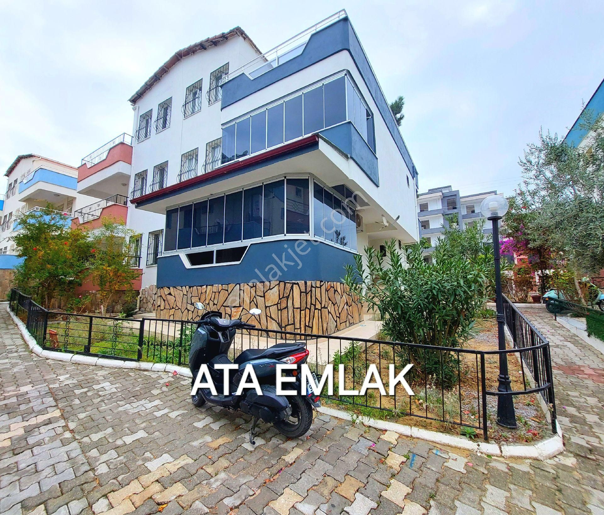 Kuşadası İkiçeşmelik Satılık Villa KUŞADASI MERKEZDE HAVUZLU SİTEDE FUL YAPILI DOĞALGAZLI 5+1 BAHÇELİ VİLLA