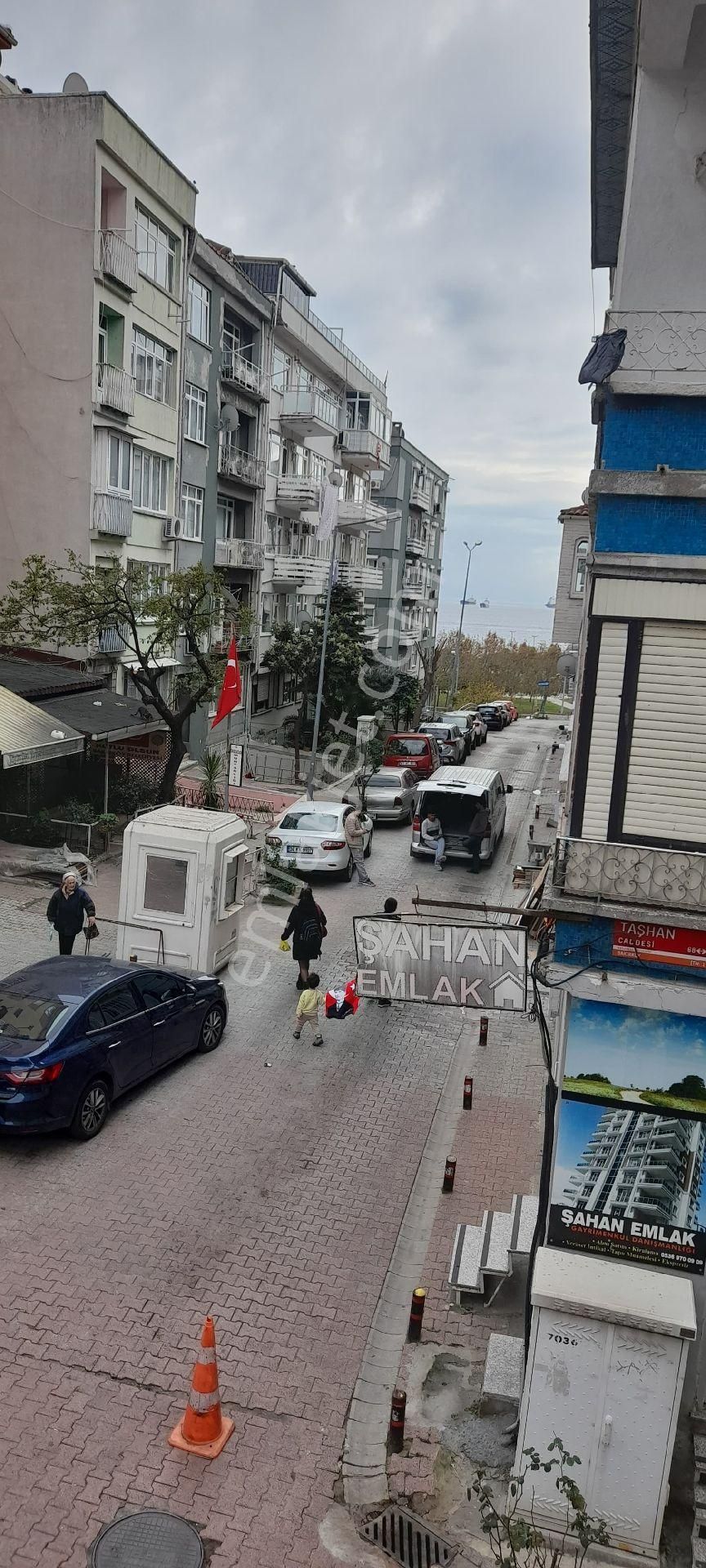 Bakırköy Sakızağacı Satılık Daire TAŞHAN CADDESİ KÖŞE DAIRE YATIRIMLIK KÖŞE DAİRE