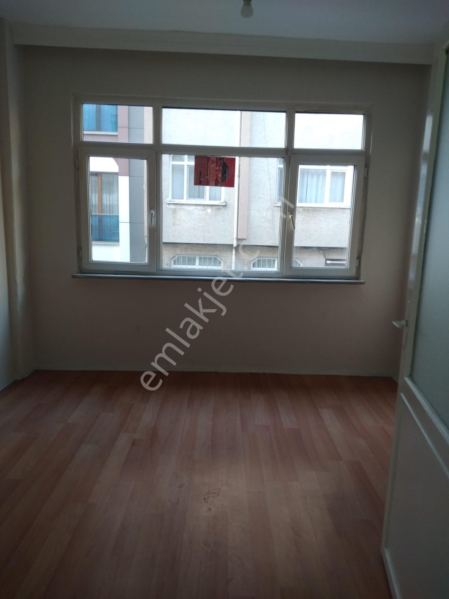 Bayrampaşa Muratpaşa Kiralık Daire  BAYRAMPAŞA MURATPAŞA 1+1 KAT 1 65 M2 DOĞALGAZ YOK KLİMALI SALON SALAMAÇ