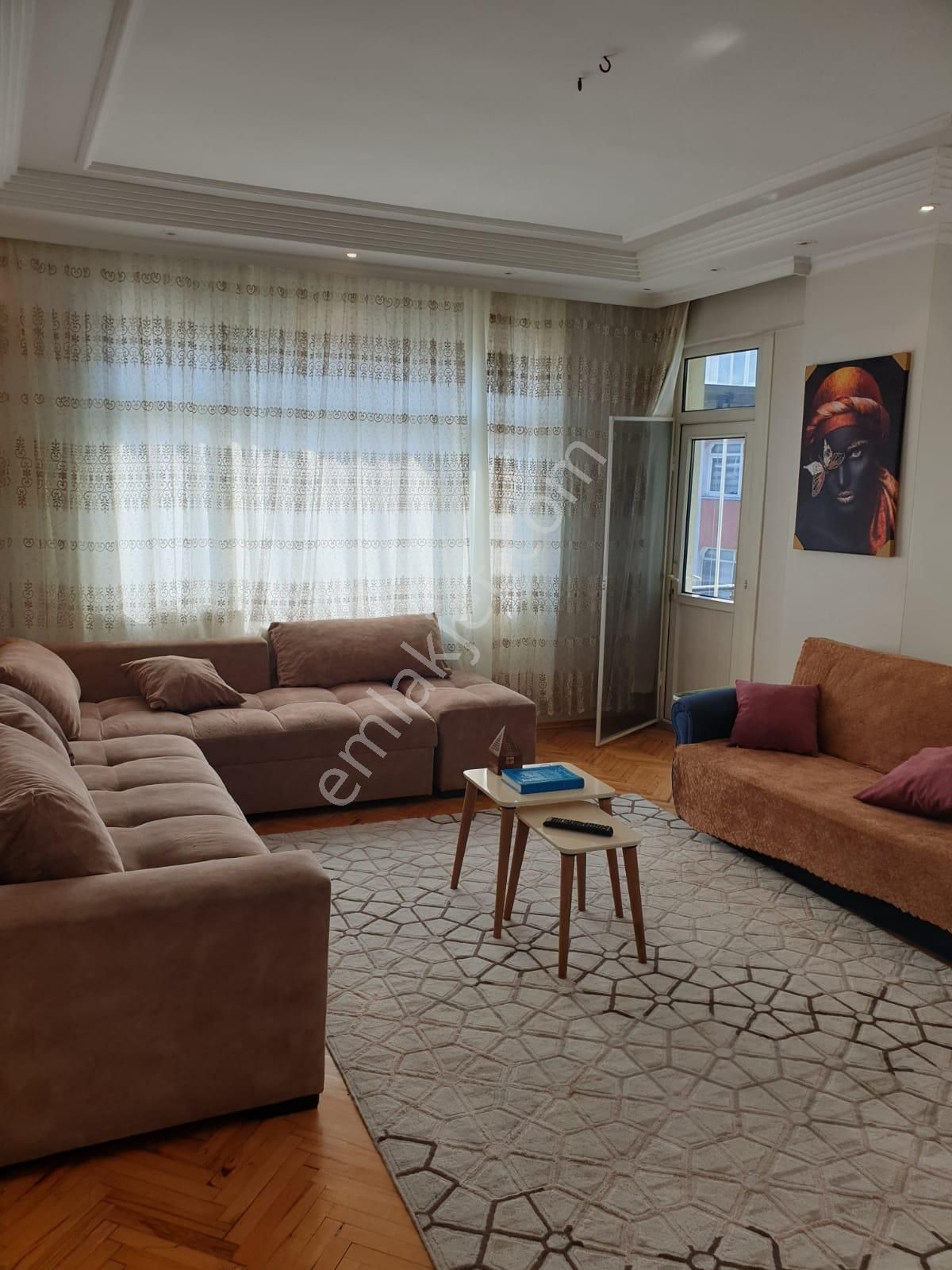 Avcılar Merkez Kiralık Daire  3 + 1 KİRALIK DAİRE EŞYALI ( merkez  MAHALLESİNDE)