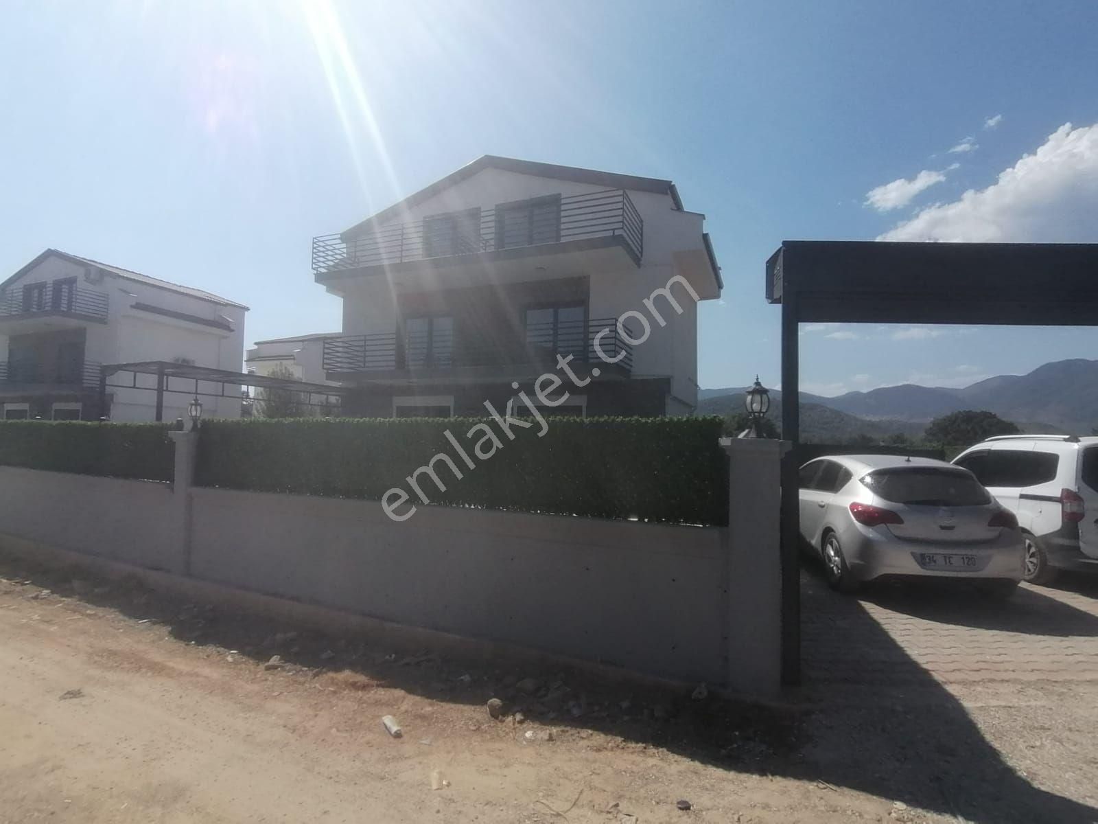 Fethiye Yeşilüzümlü Satılık Villa Uzumlude müstakil villa