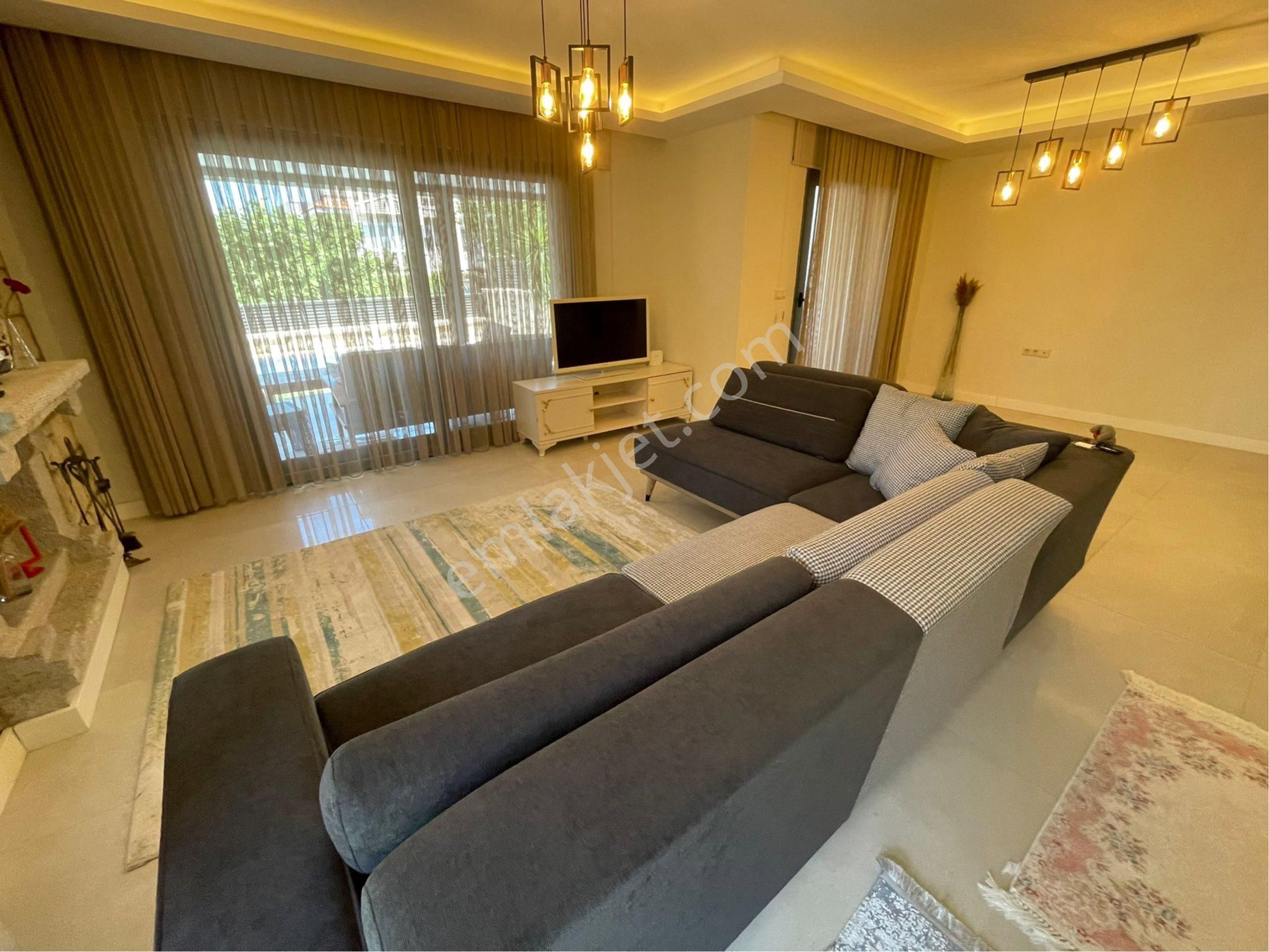 Alya Gayrimenkul Çeşme Alaçatıda Kiralık Villa - Görsel 17