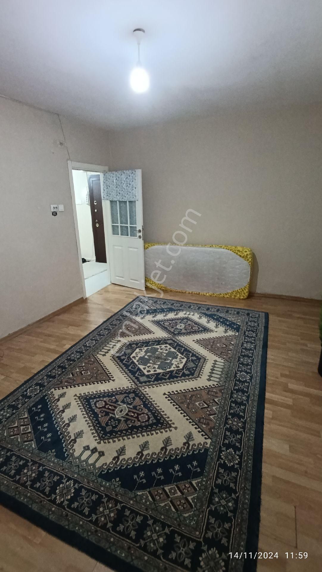 Avcılar Üniversite Kiralık Daire 2+1.Bahçekat. pelikan AVM metrobüs 5 dakika yürüme mesafesinde 