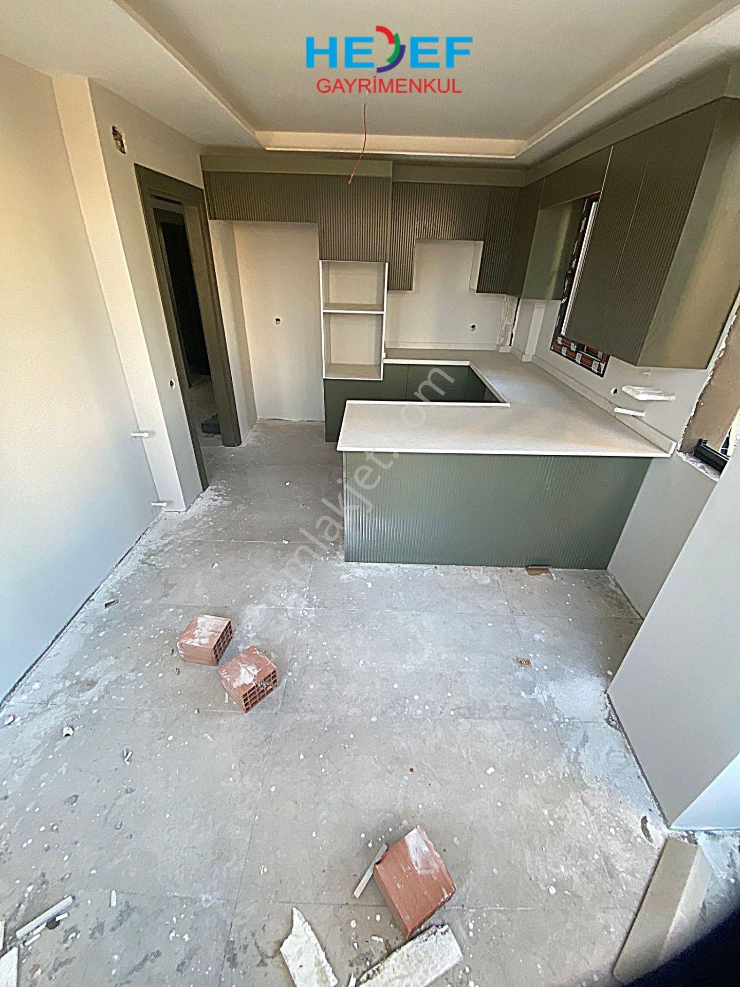 Hedef'ten Akdeniz Mah'de Site İçerisinde Havuzlu 3+1 Daire - Görsel 3