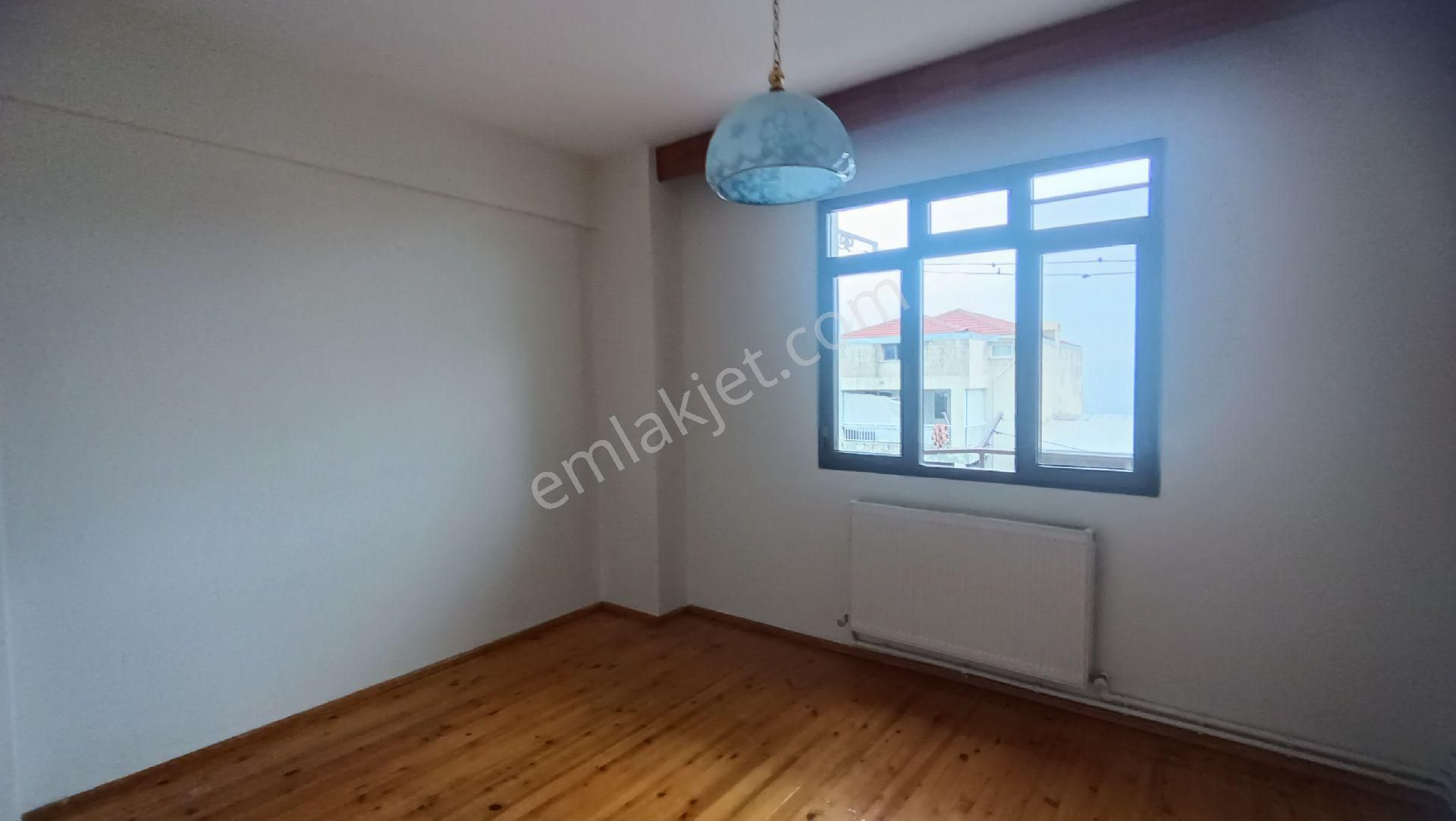 Bornova Atatürk Kiralık Daire ANA YOL ÜZERİNDE İÇİ BAKIMLI TEMİZ KİRALIK 3+1 DAİRE