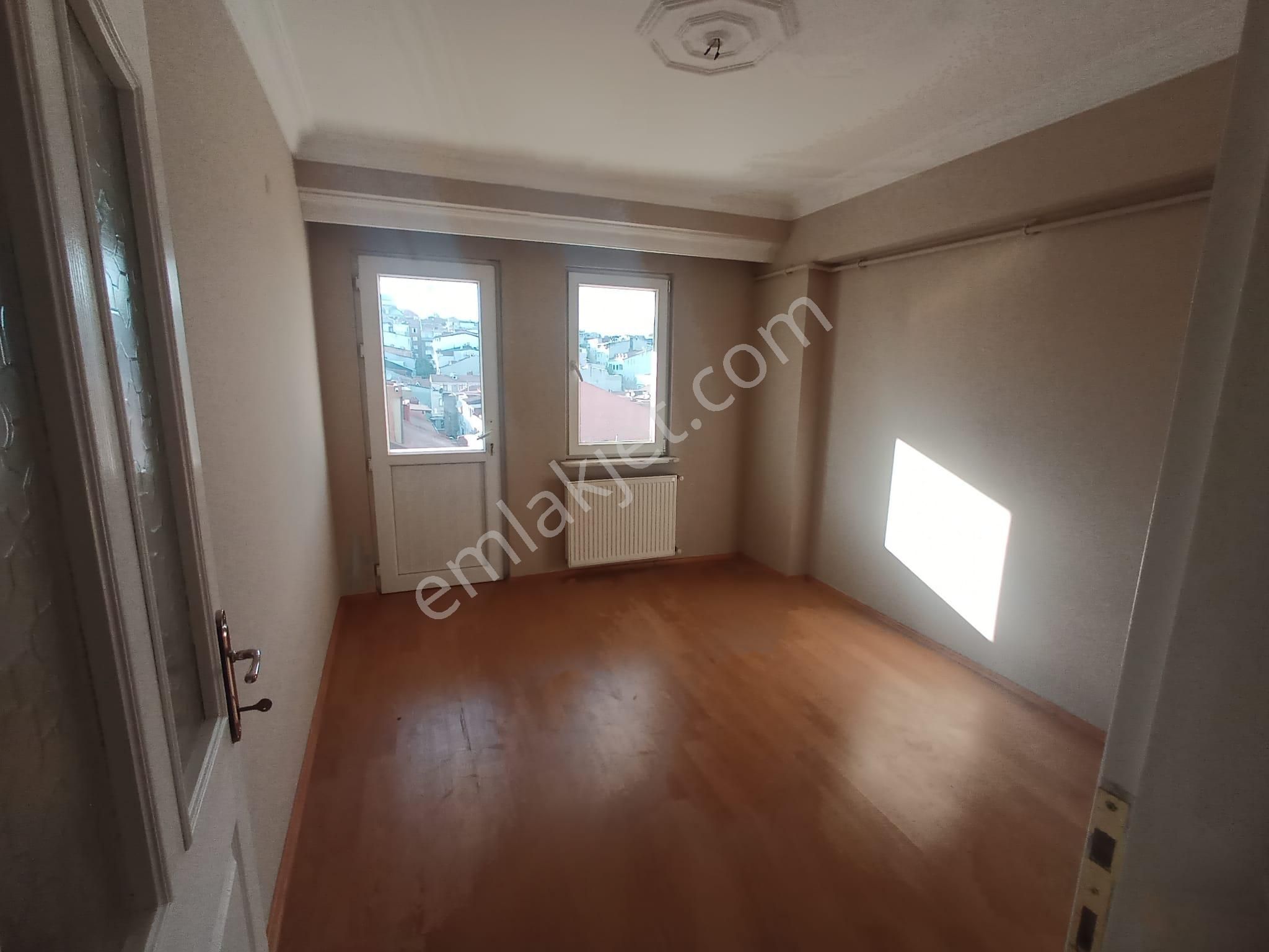 Gaziosmanpaşa Merkez Kiralık Daire  GAZİOSMANPAŞA KÜÇÜKÖYYOLUNDA ASANSÖRLÜ 2+1/100m2/ 3. KAT/KİRALIK DAİRE