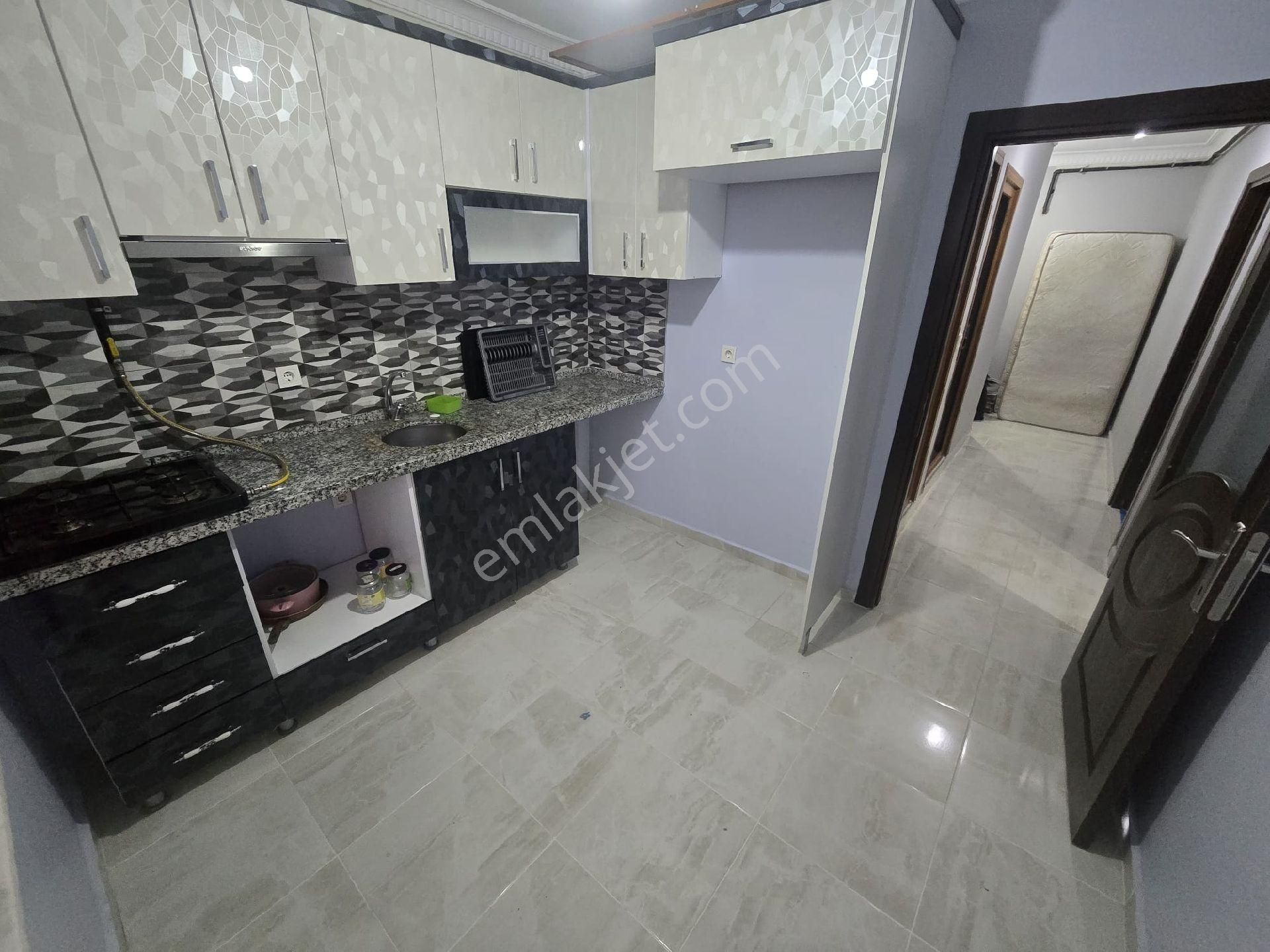 Başakşehir Güvercintepe Kiralık Daire kiralık 1+1 Cadde dibinde giriş daire