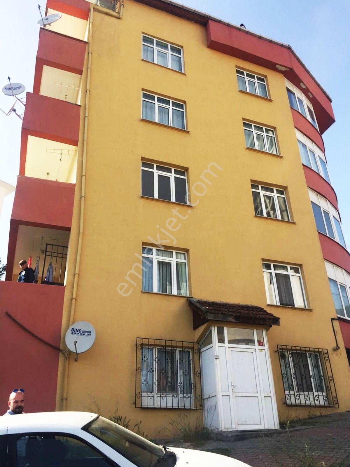 Kartal Hürriyet Kiralık Daire  Vatansever Cad Üzerinde Çatı Katı 3+1 Teraslı Fırsat Kiralık