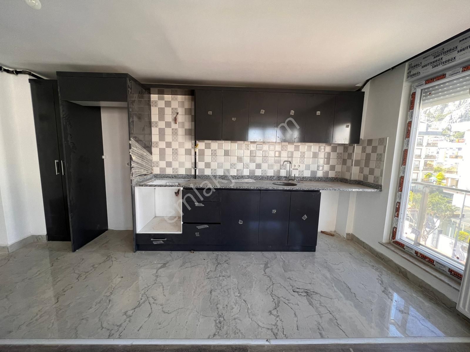 Konyaaltı Hurma'da Kiralık Sıfır Doğalgazlı 2+1 Daire . - Görsel 3