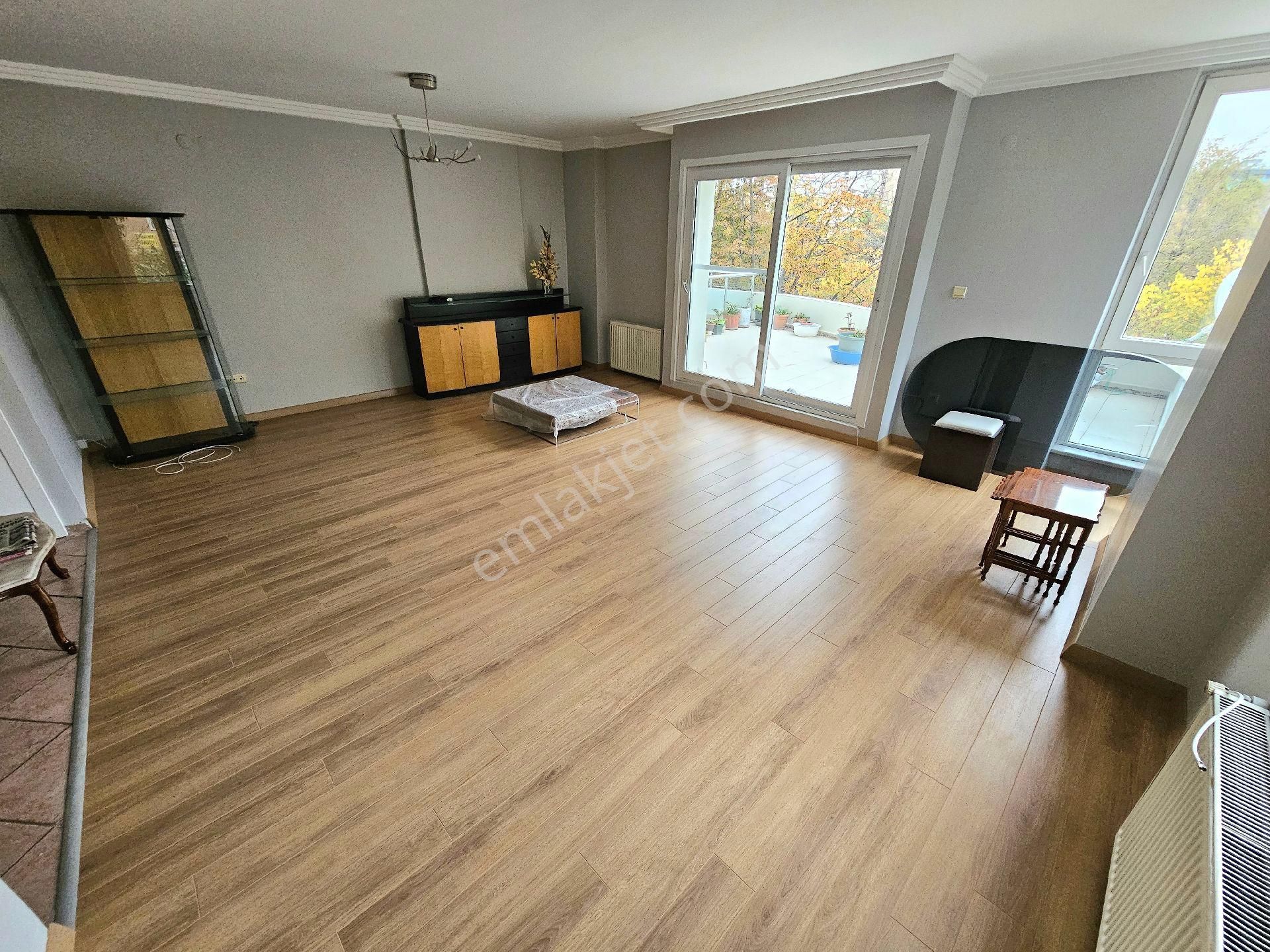 Kadıköy Feneryolu Kiralık Daire SAĞLAM'DAN FENERYOLUNDA 140 M2 3+1 BALKONLU ARA KAT FERAH GENÇ BİNA DA KİRALIK DAİRE 