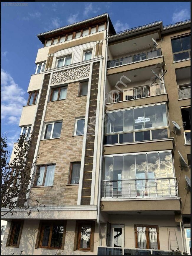 Sivas Merkez Kılavuz Kiralık Daire  Abdulvahabigazi Caddesinde 3+1 Kiralık Daire