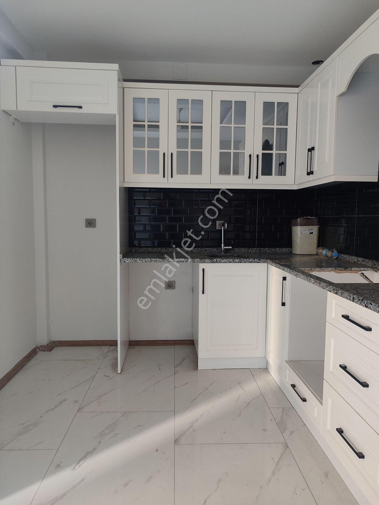 Akhisar Reşat Bey Kiralık Daire ÖZ UYGUNDAN KİRALIK DAİRE UYGUN FİYAT